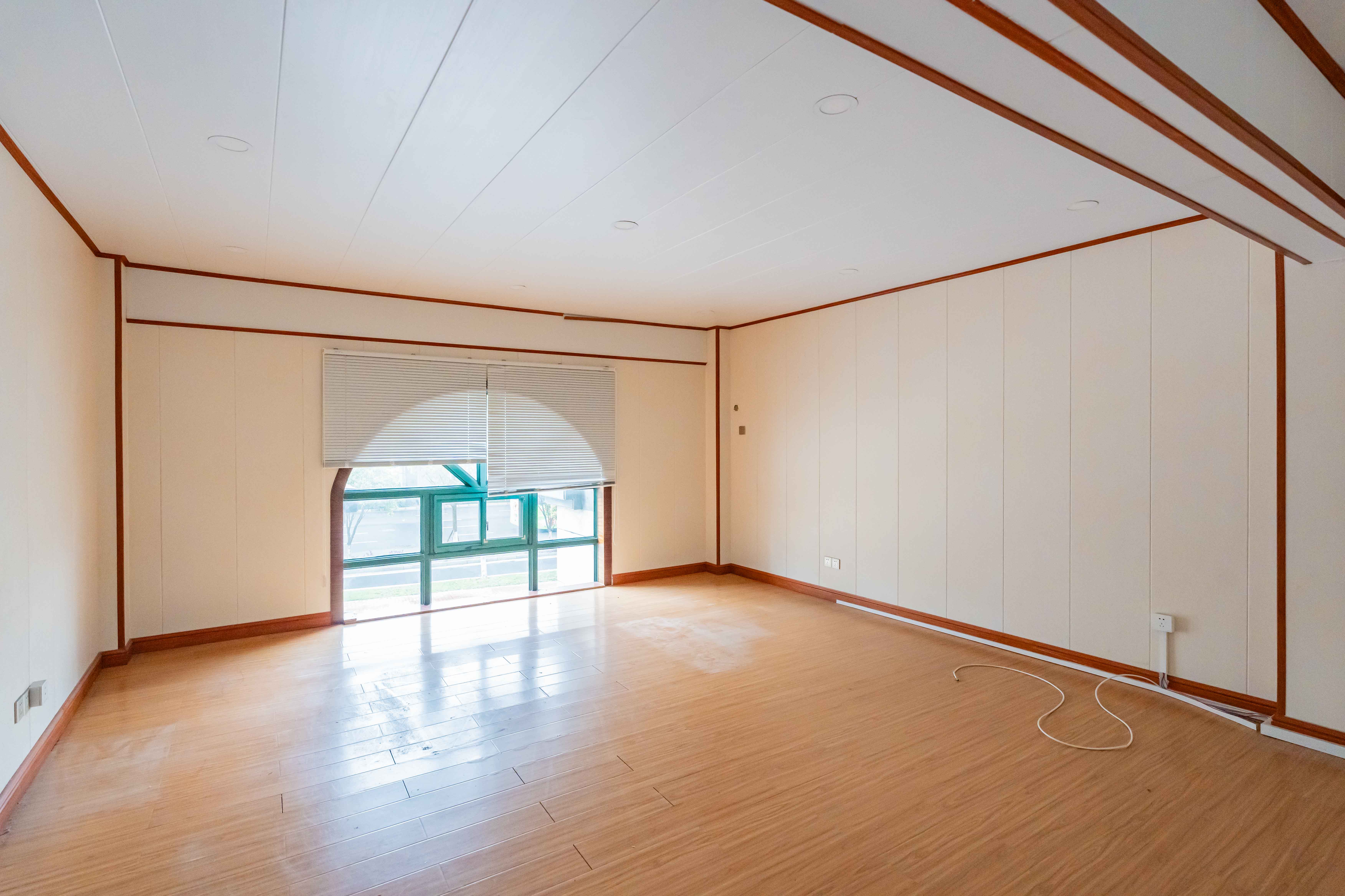 威尔士春天  10室3厅4卫   2900.00万卧室