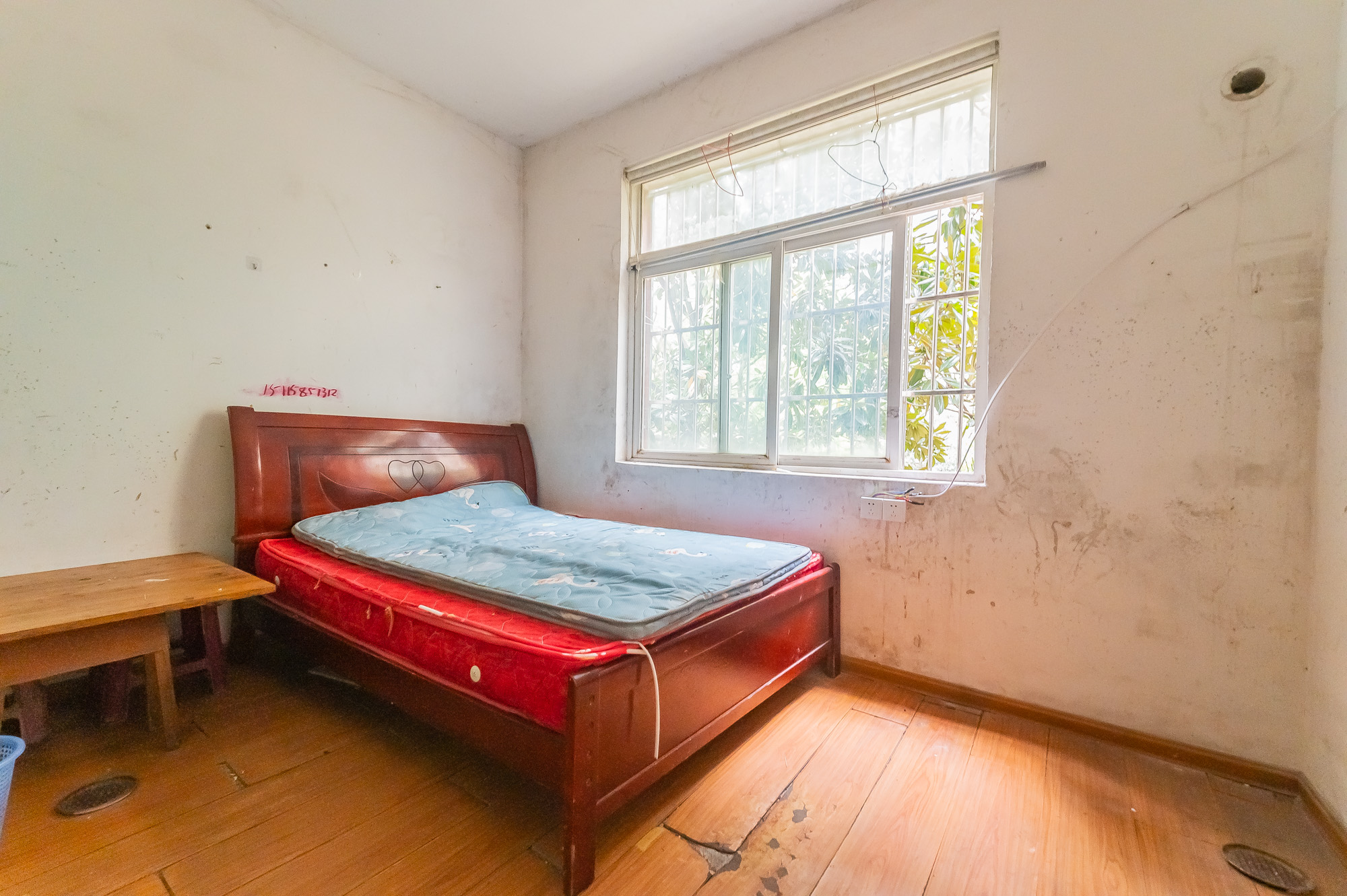 幸福洋房 3室2厅1卫 61.0万 幸福洋房 3室2厅1卫 61.0万卧室