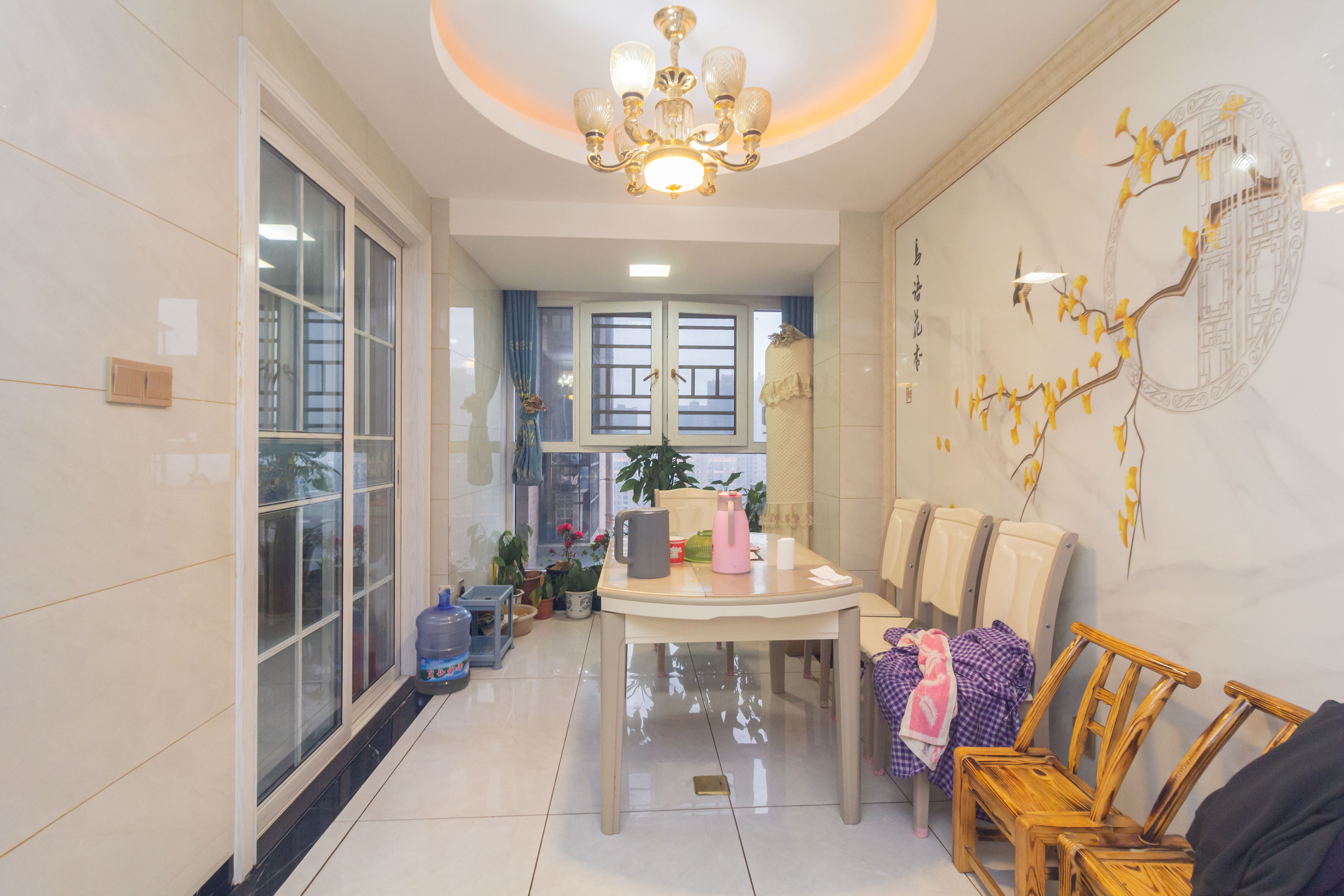 康桥长郡 4室2厅1卫 89.8万 康桥长郡 4室2厅1卫 89.8万客厅