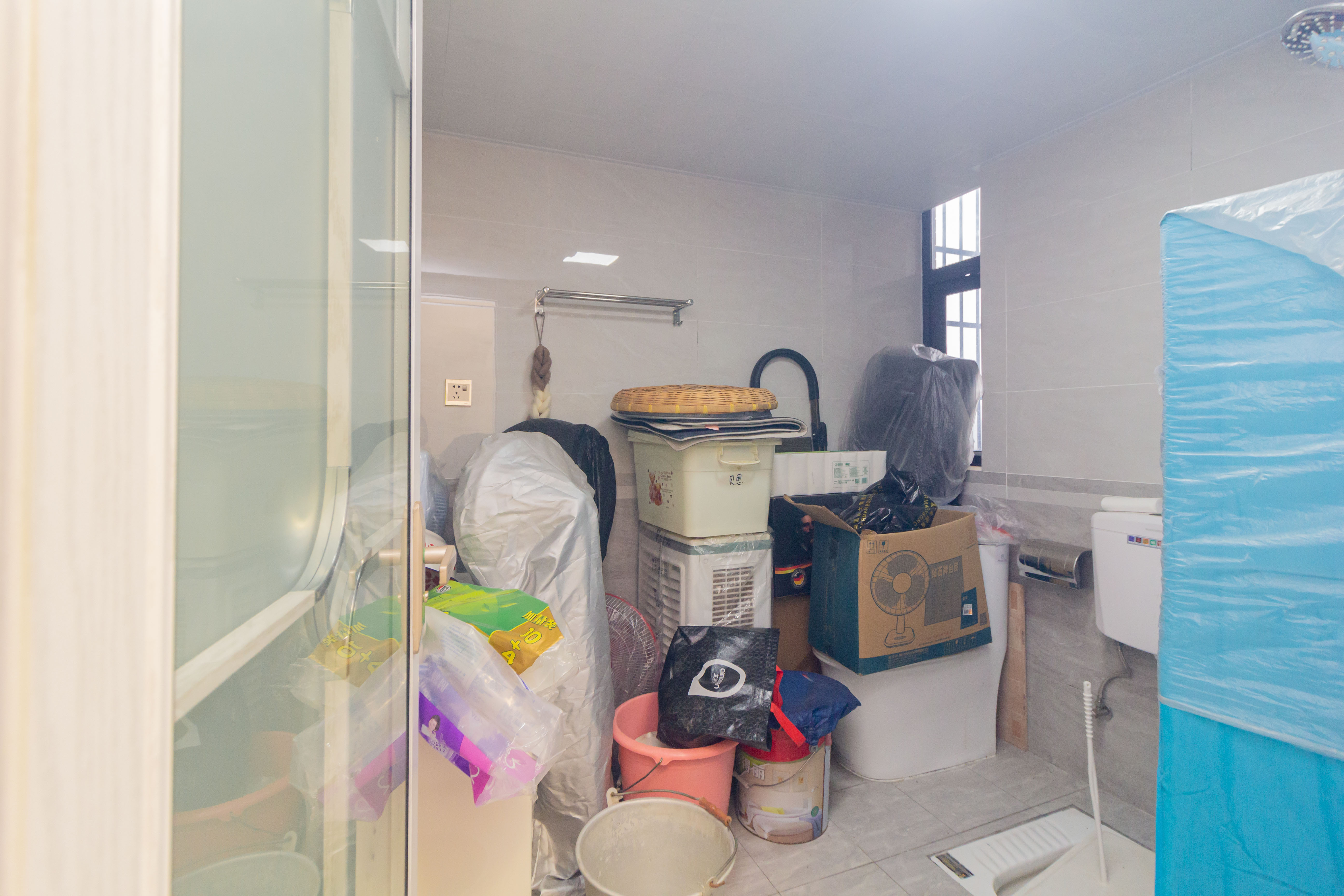 康桥长郡 4室2厅1卫 89.8万 康桥长郡 4室2厅1卫 89.8万卫生间