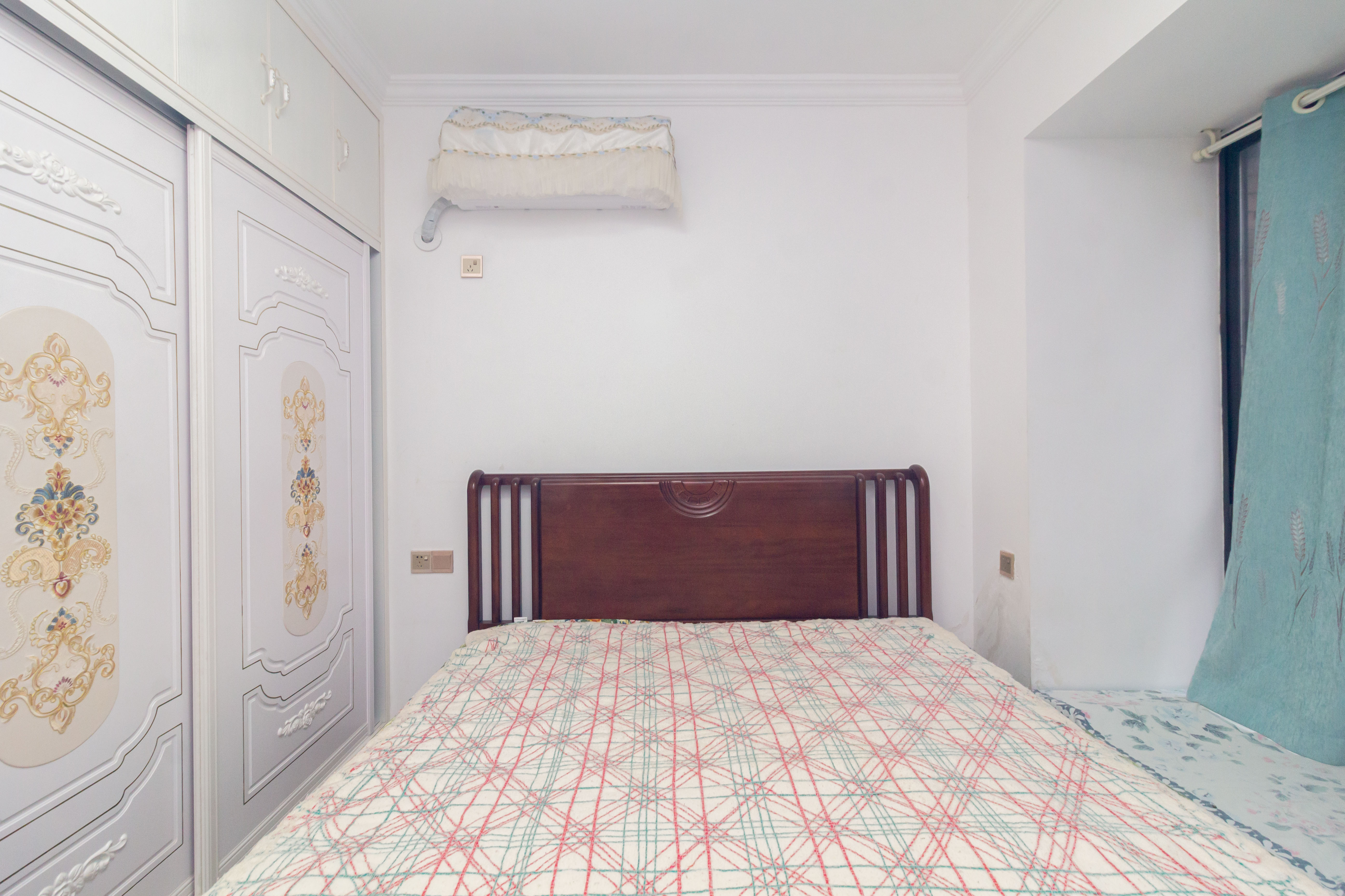 康桥长郡 4室2厅1卫 89.8万 康桥长郡 4室2厅1卫 89.8万卧室