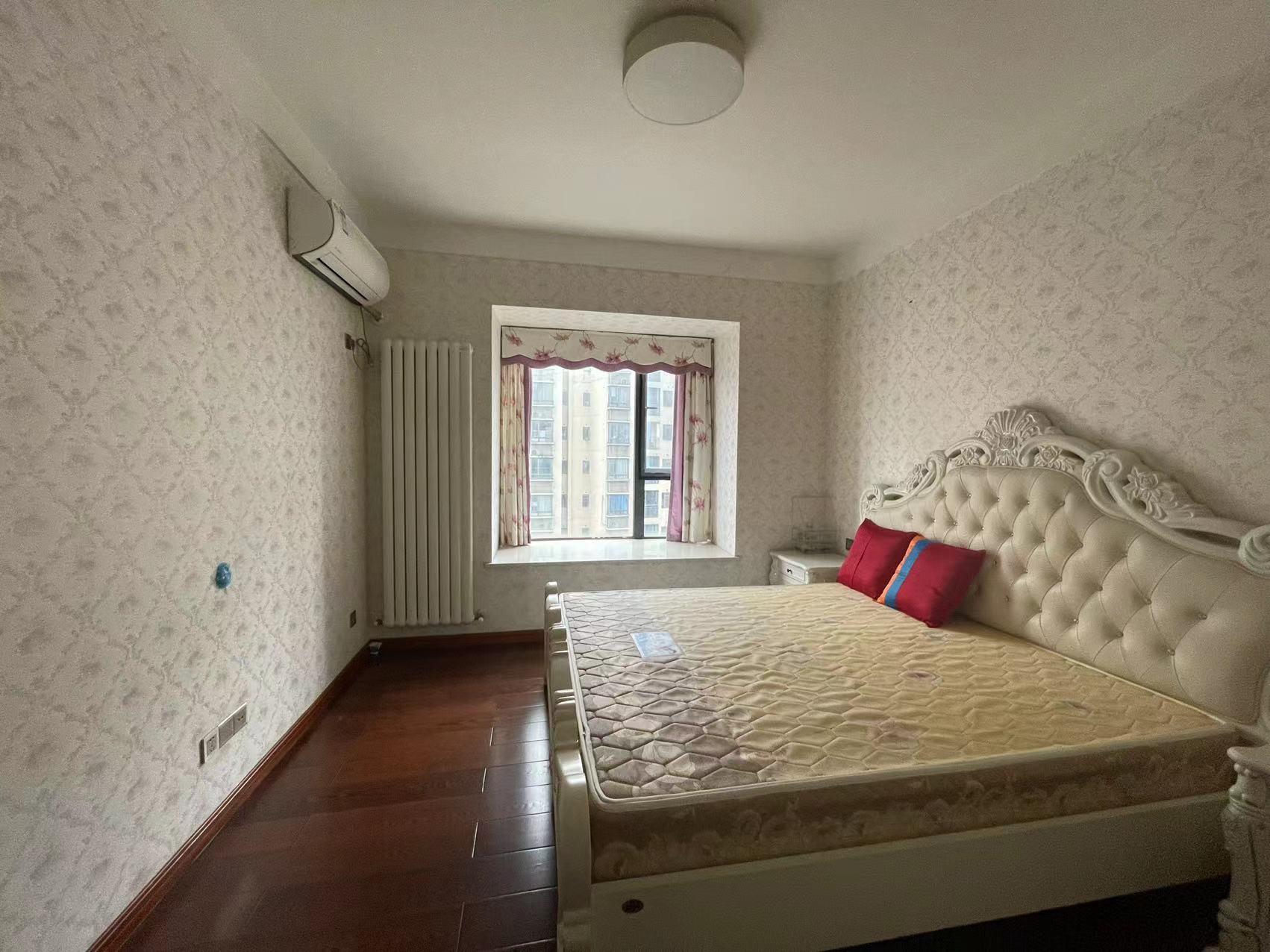 庐山春天二期曼城 3室2厅2卫 85.0万 庐山春天二期曼城 3室2厅2卫 85.0万室内图