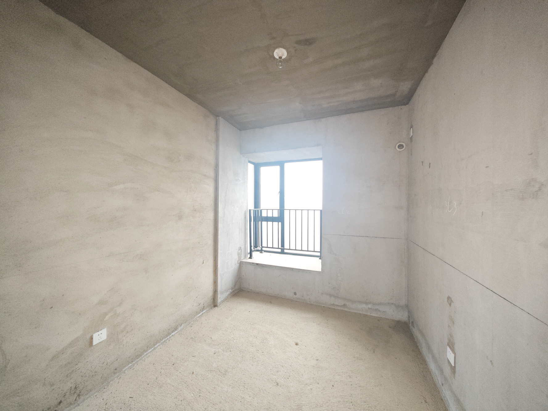 中建嘉和城  4室2厅2卫   107.00万卧室