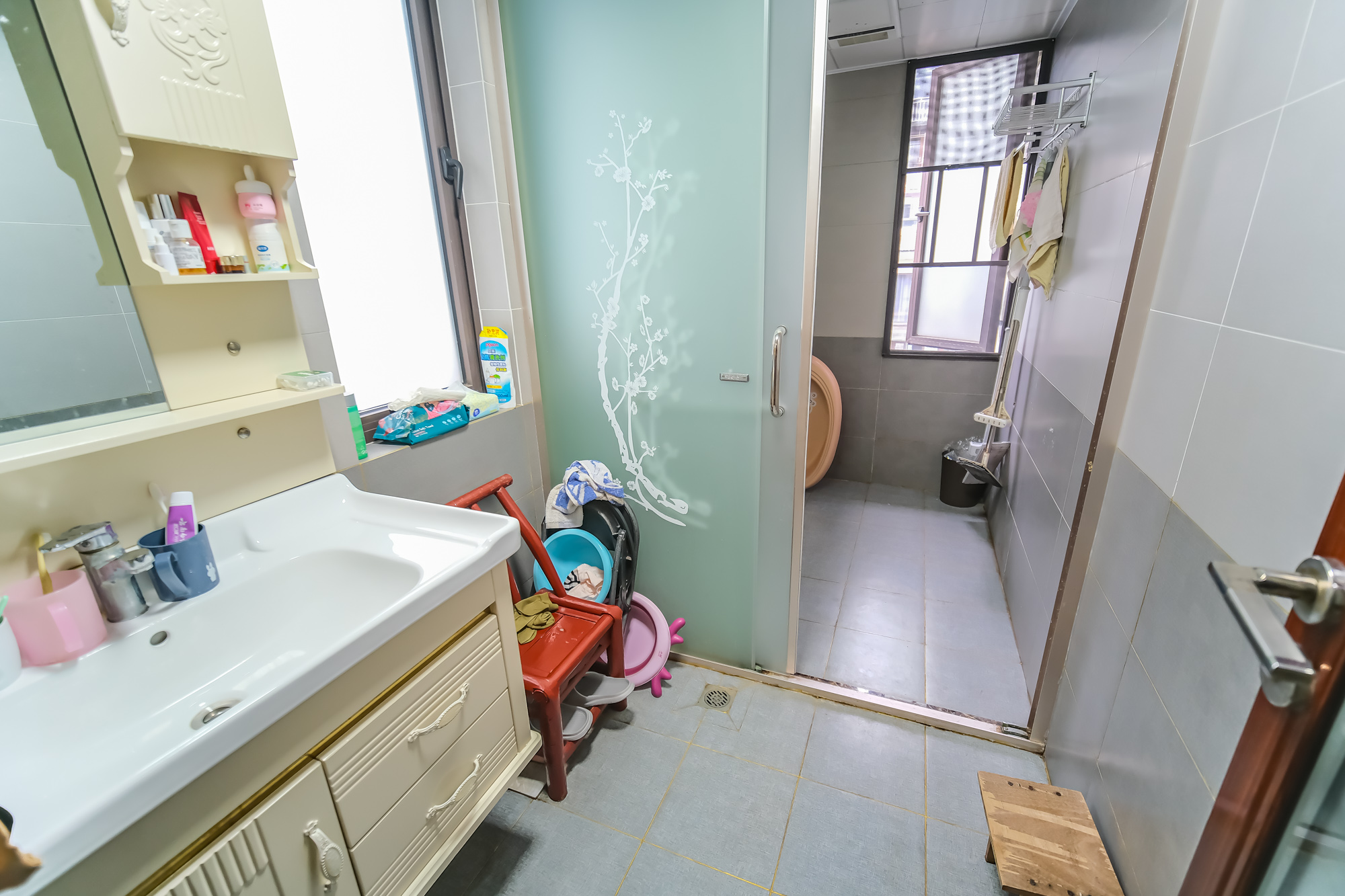 艾美潇湘 3室2厅1卫 98.8万 艾美潇湘 3室2厅1卫 98.8万卫生间