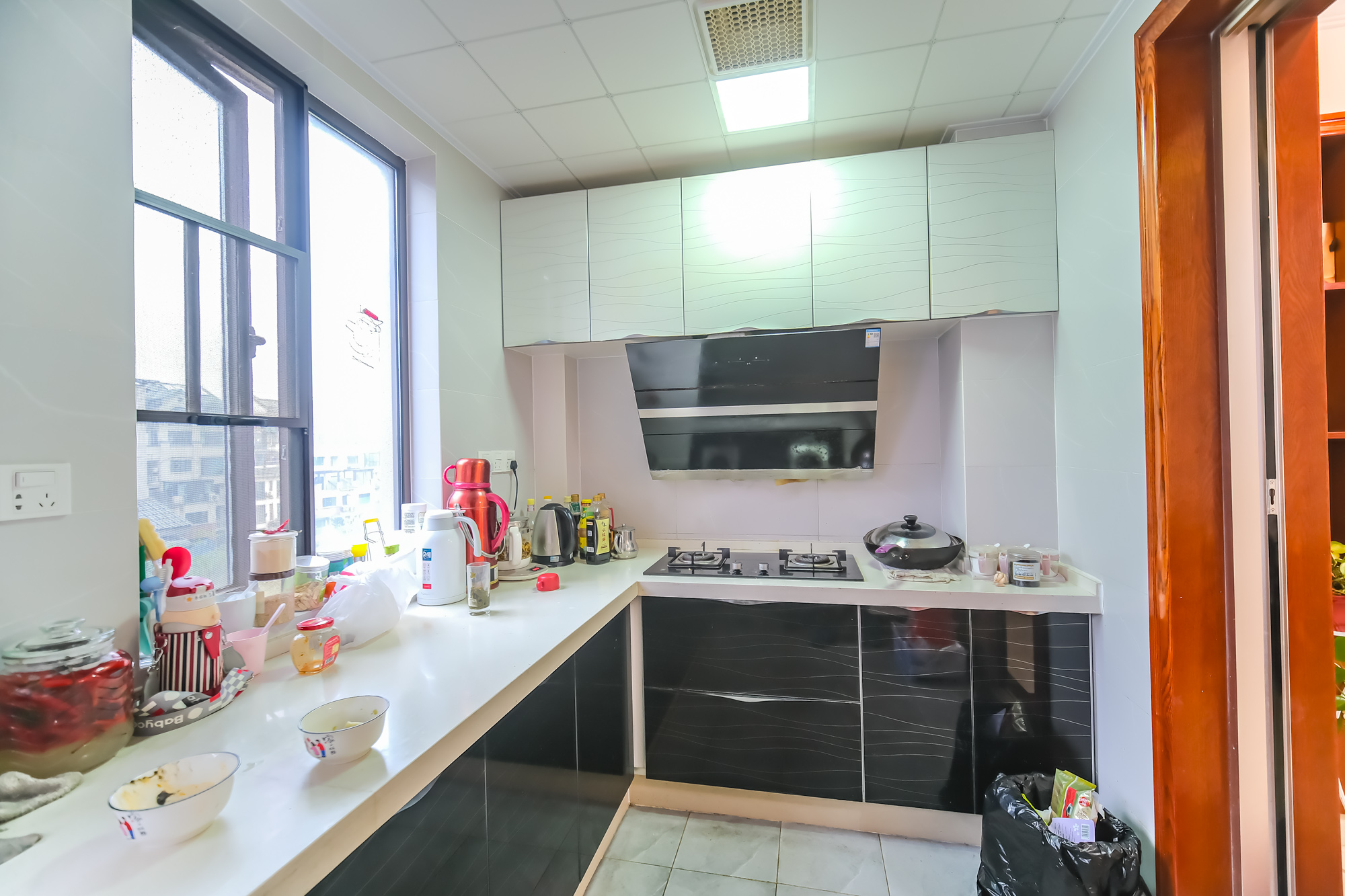 艾美潇湘 3室2厅1卫 98.8万 艾美潇湘 3室2厅1卫 98.8万厨房