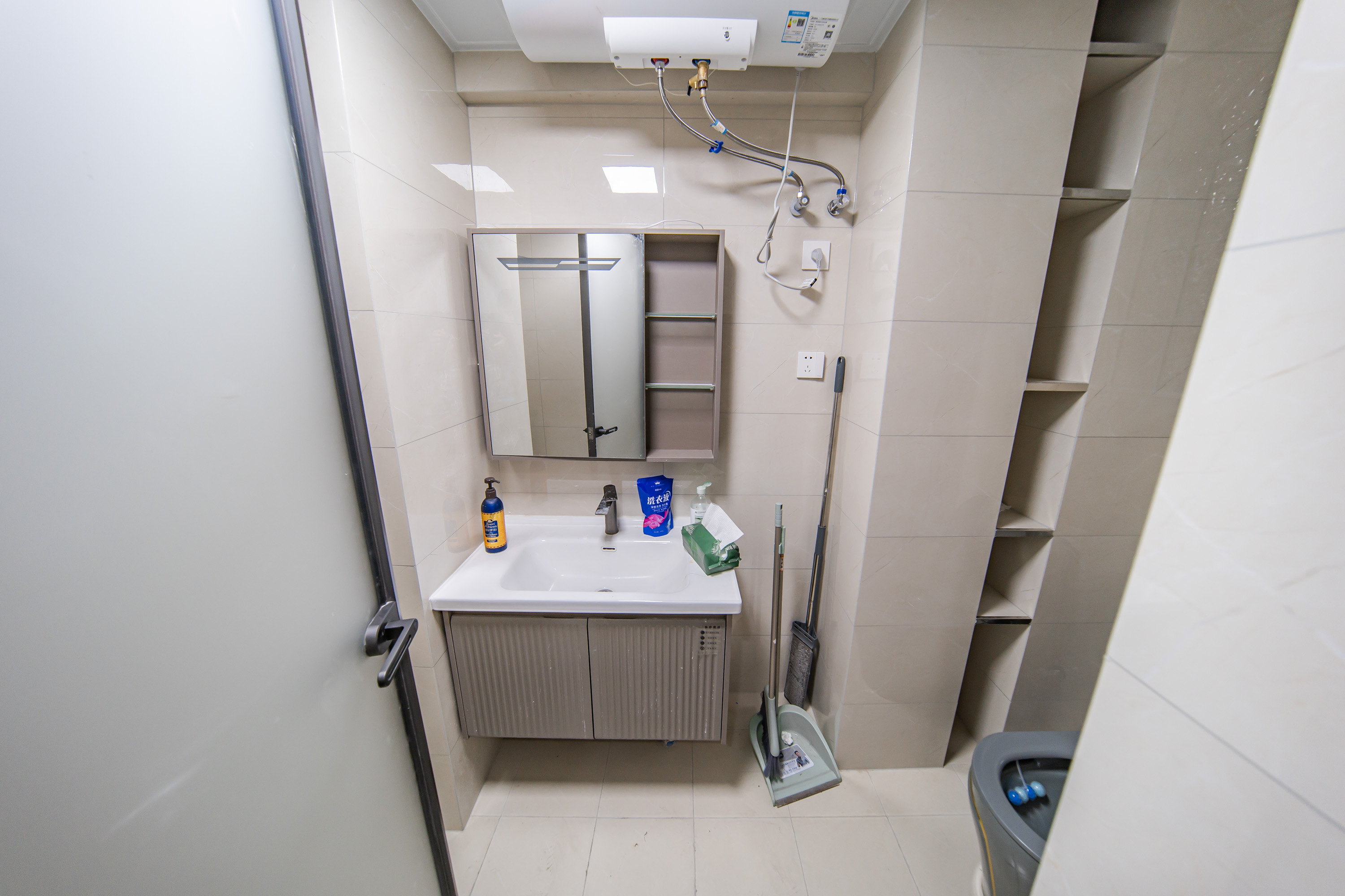 兰亭湾畔  1室1厅1卫    29.8万 兰亭湾畔  1室1厅1卫    29.8万卫生间