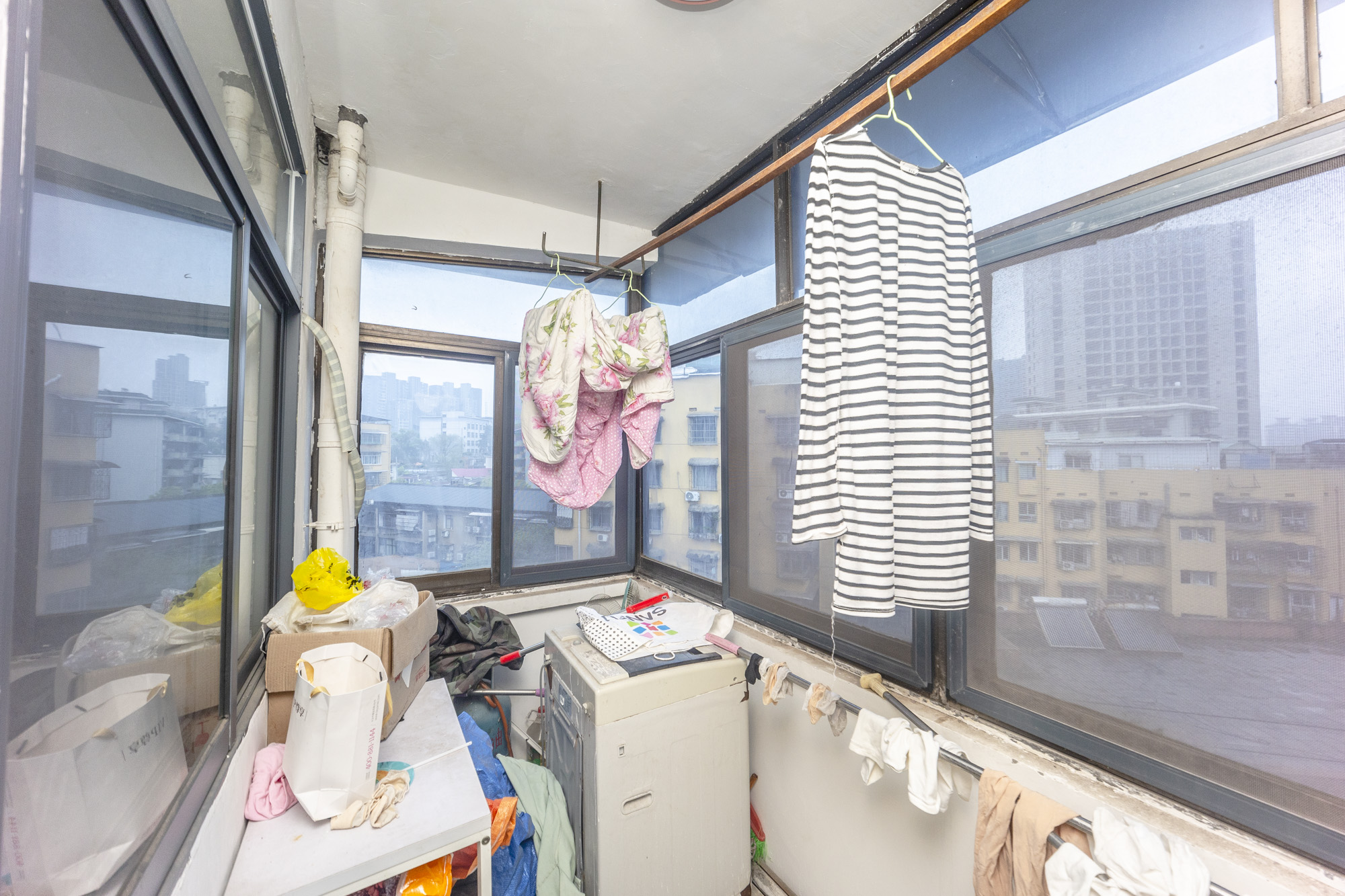 四村街社区  1室1厅1卫   25.00万卧室