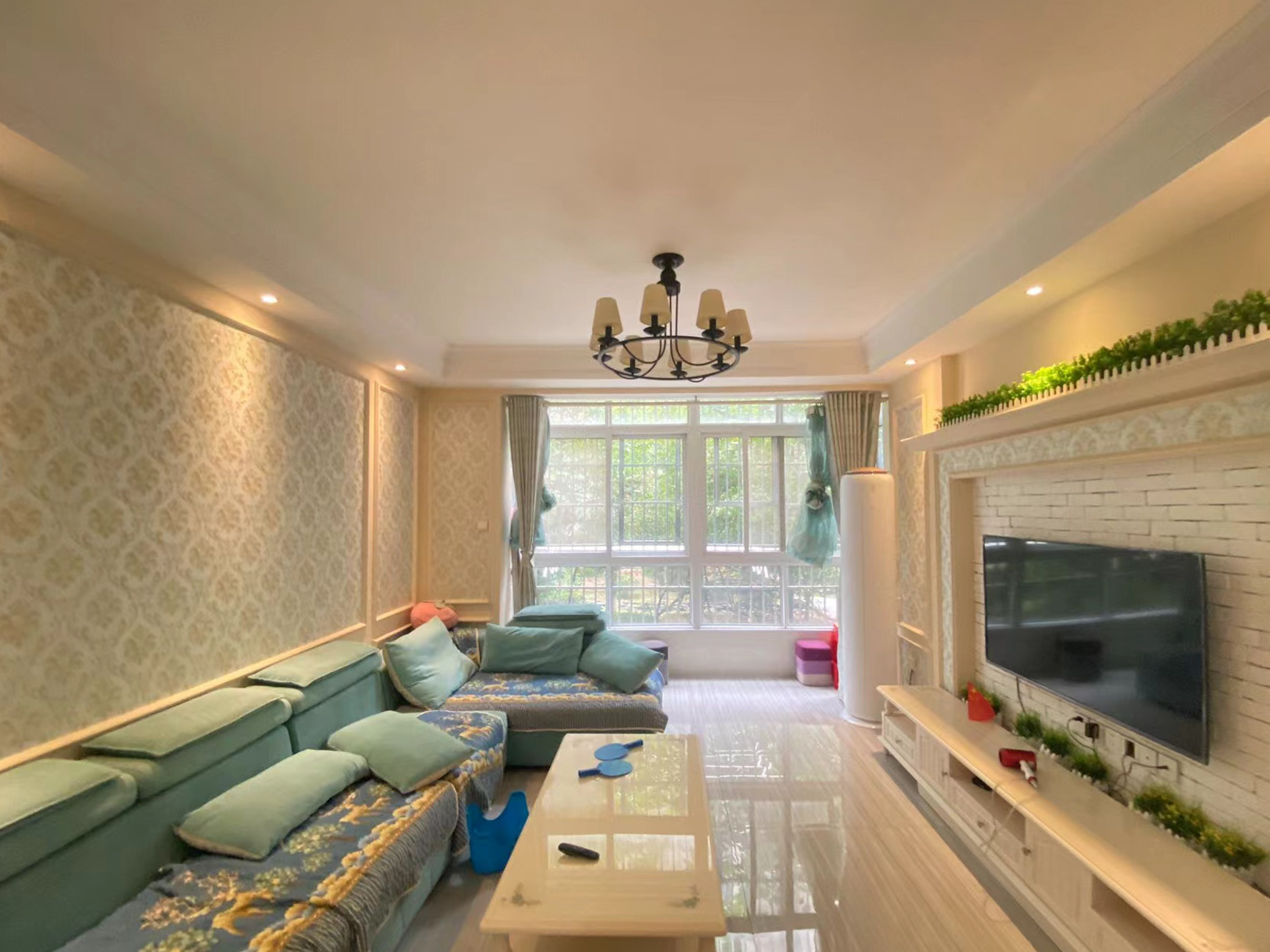 楚天世纪城东苑 3室2厅1卫 69.8万 楚天世纪城东苑 3室2厅1卫 69.8万客厅