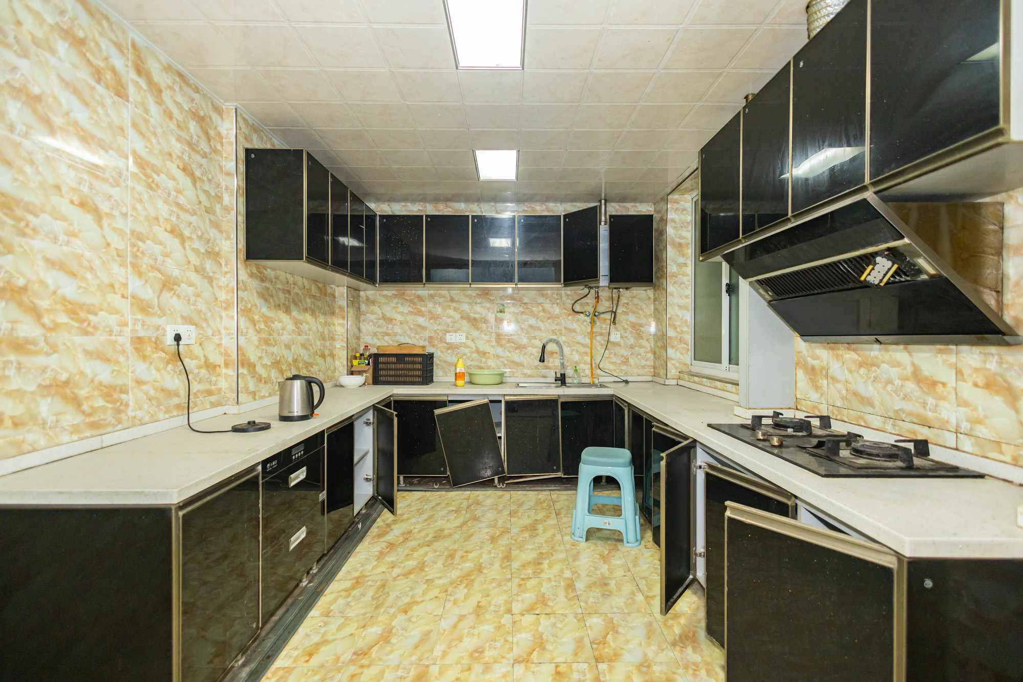 开源鑫苑 4室2厅2卫 76.0万 开源鑫苑 4室2厅2卫 76.0万厨房