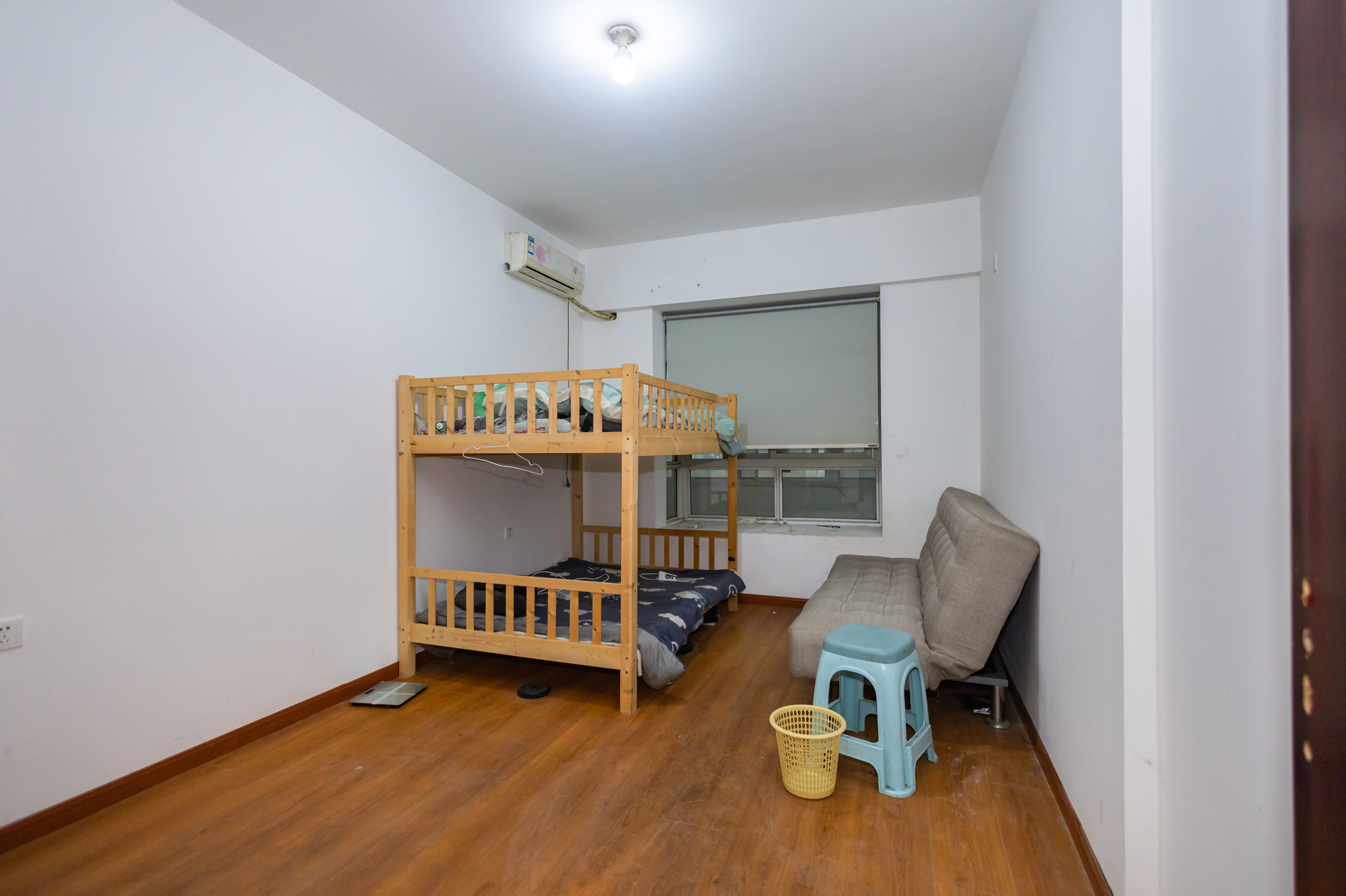 开源鑫苑 4室2厅2卫 76.0万 开源鑫苑 4室2厅2卫 76.0万卧室