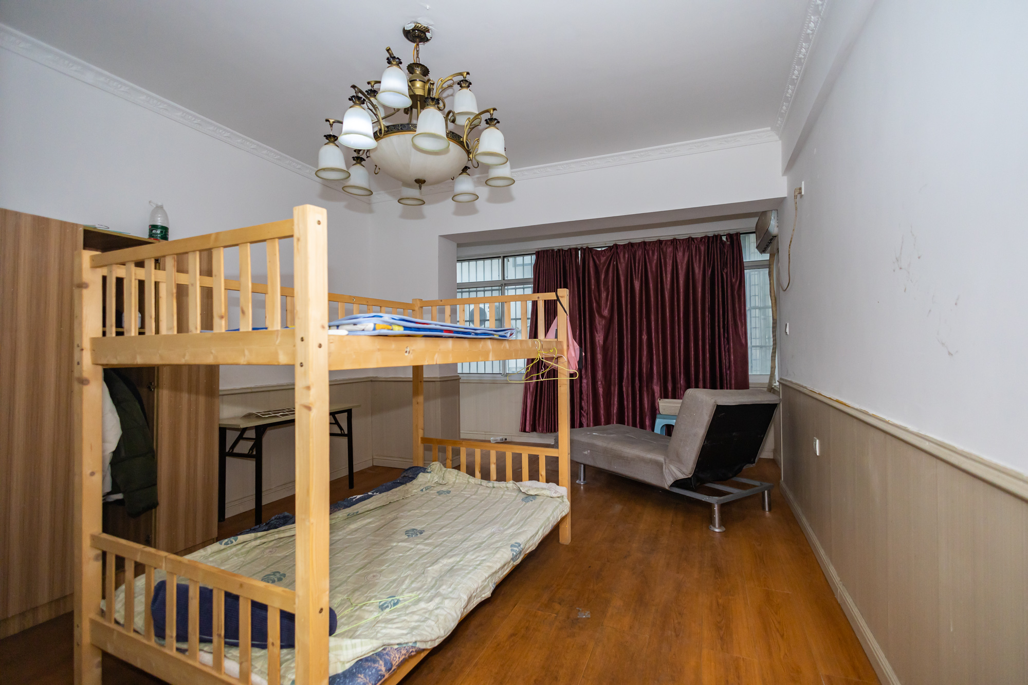 开源鑫苑 4室2厅2卫 76.0万 开源鑫苑 4室2厅2卫 76.0万卧室