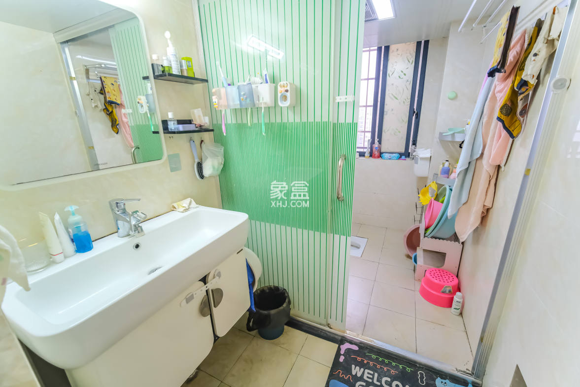 花样年华  4室2厅2卫    96.8万 花样年华  4室2厅2卫    96.8万卫生间