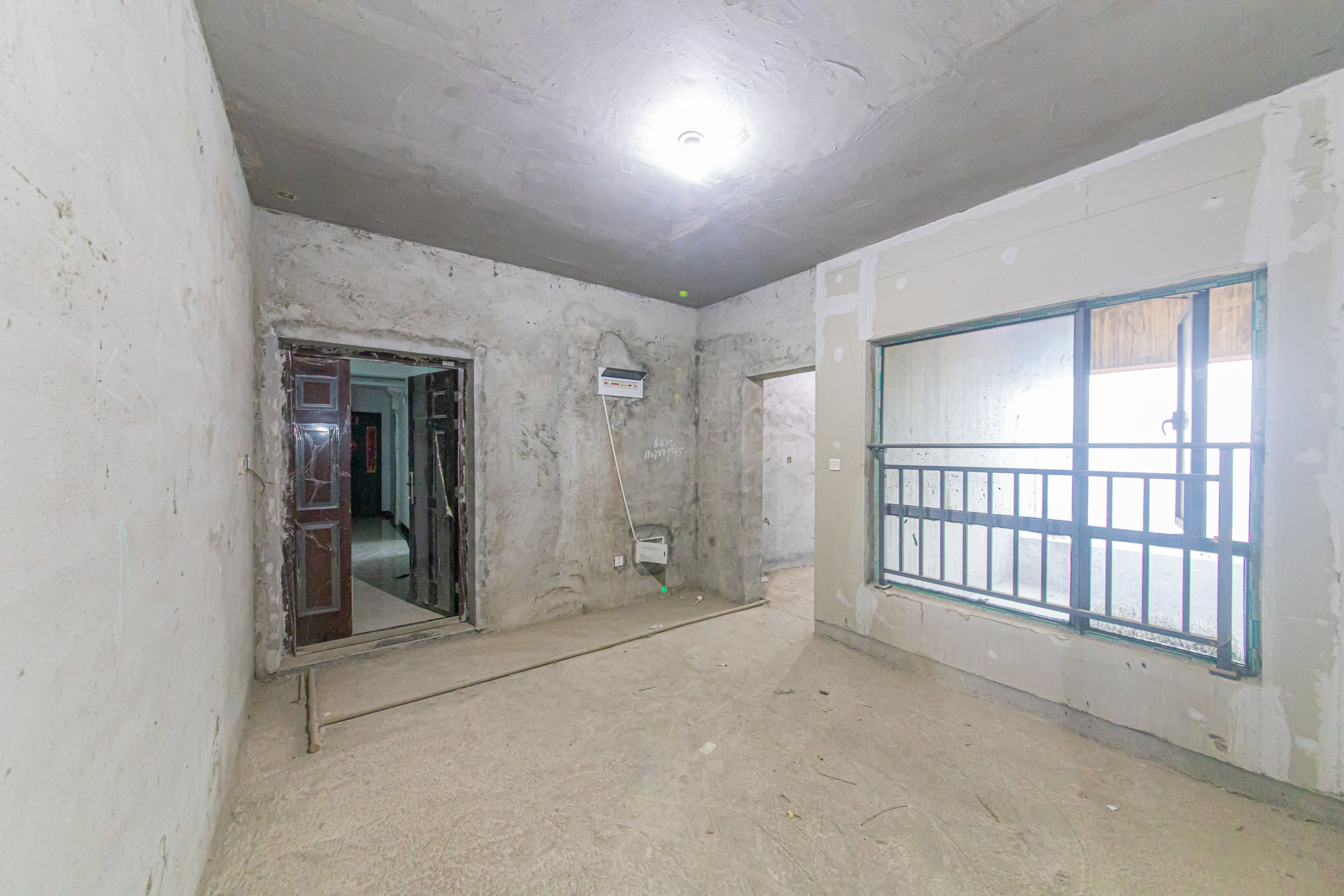 东能华府 4室2厅2卫 112.0万 东能华府 4室2厅2卫 112.0万客厅