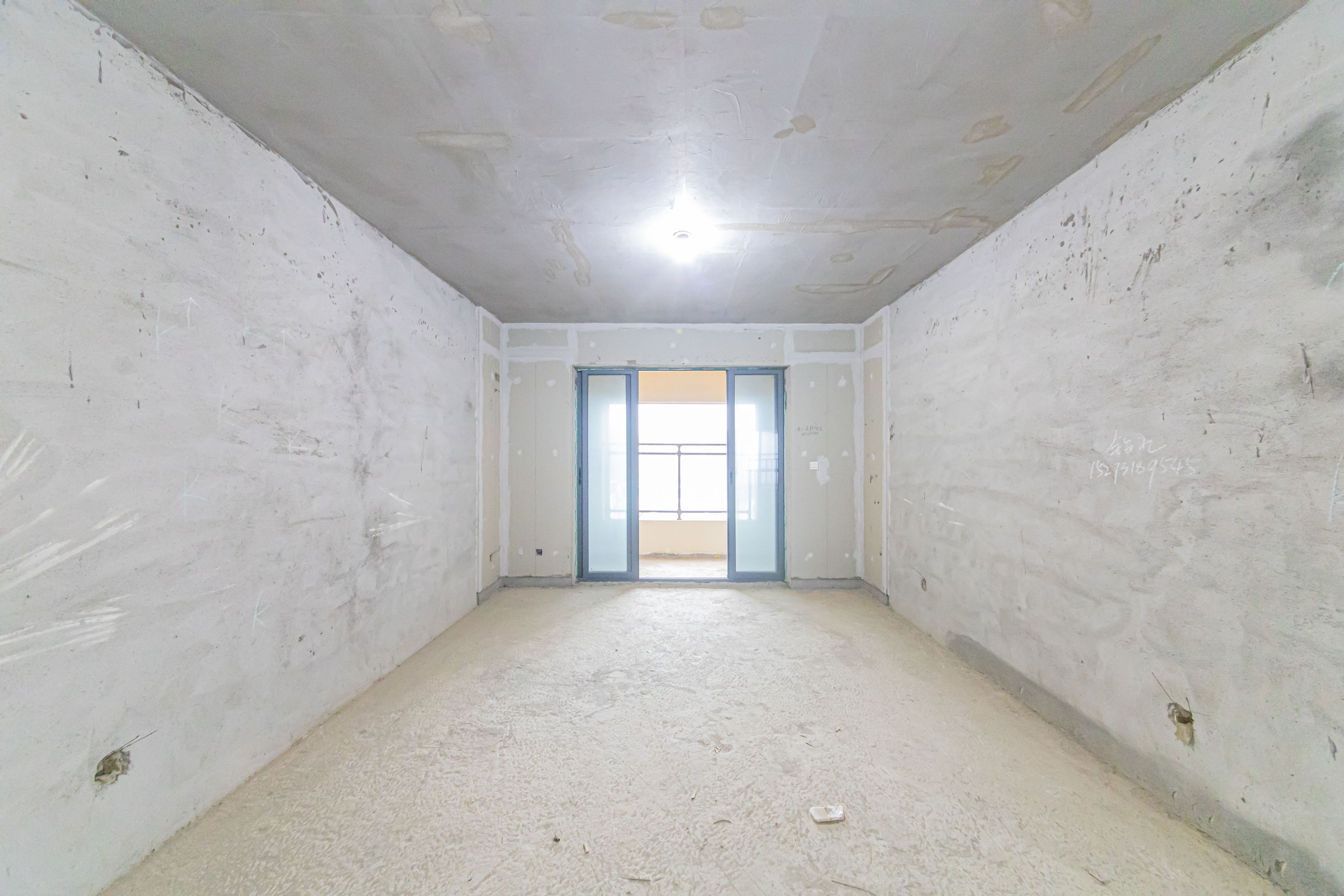 东能华府 4室2厅2卫 112.0万 东能华府 4室2厅2卫 112.0万客厅