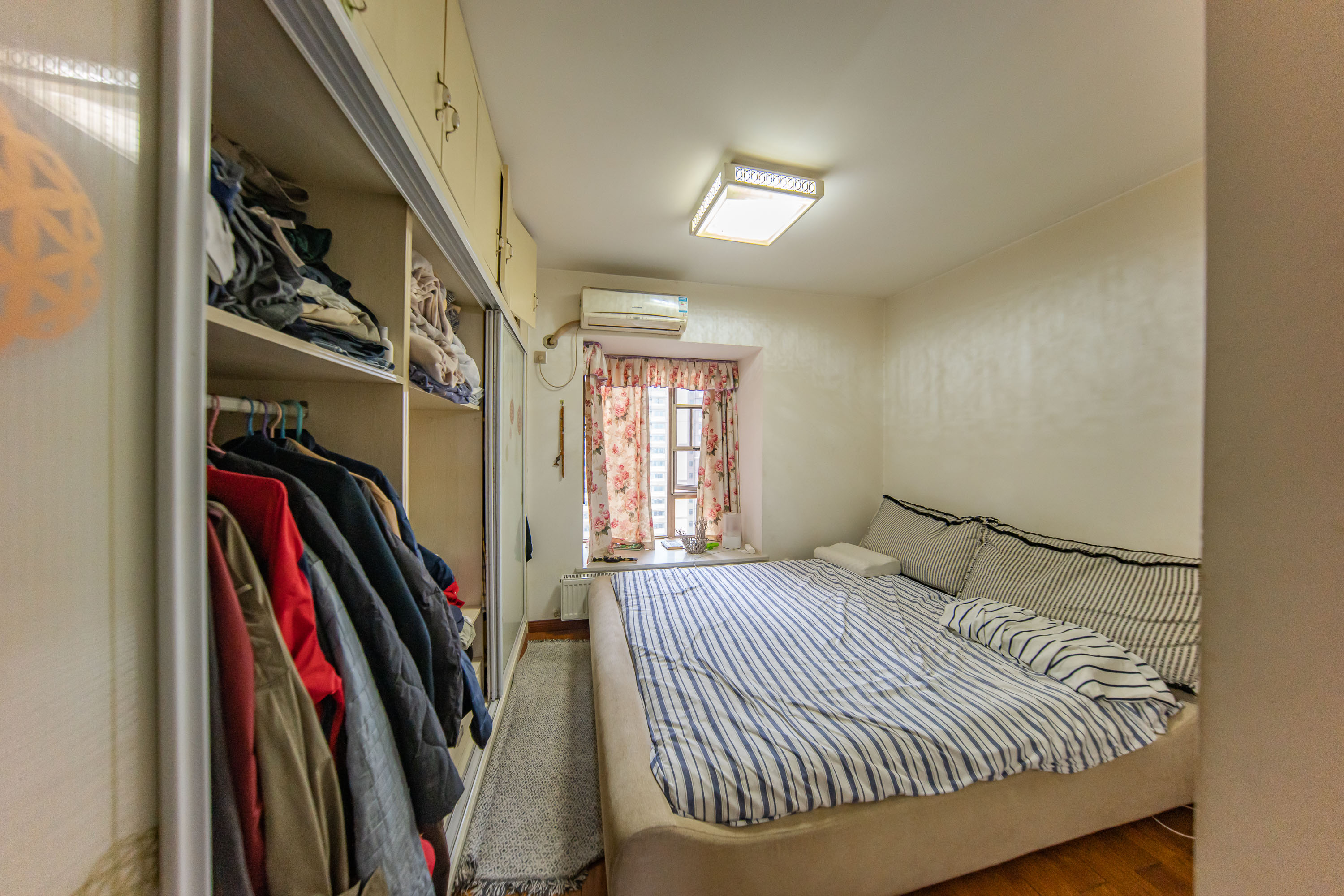 江山帝景哈佛  3室2厅2卫    95.0万卧室