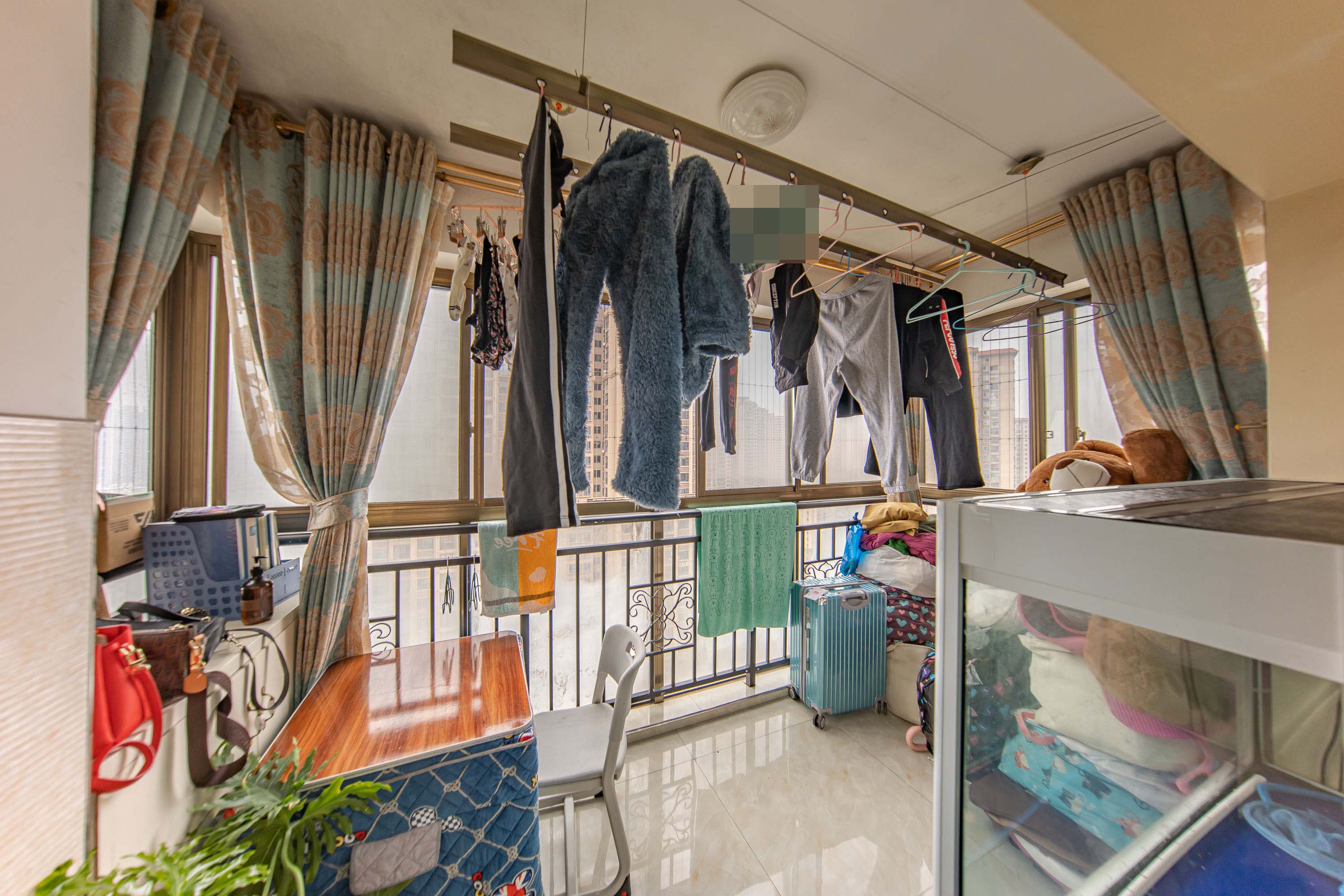 江山帝景哈佛  3室2厅2卫    95.0万阳台