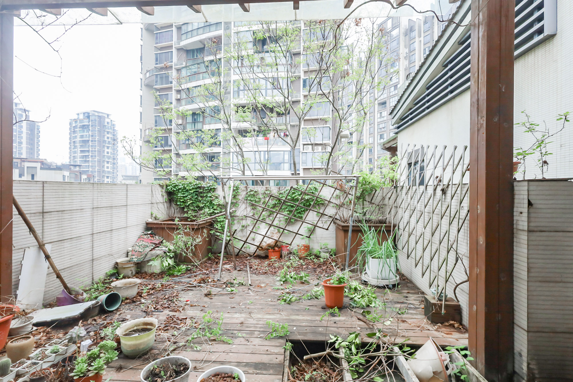 西山汇景一、二期  4室2厅3卫   350.00万阳台
