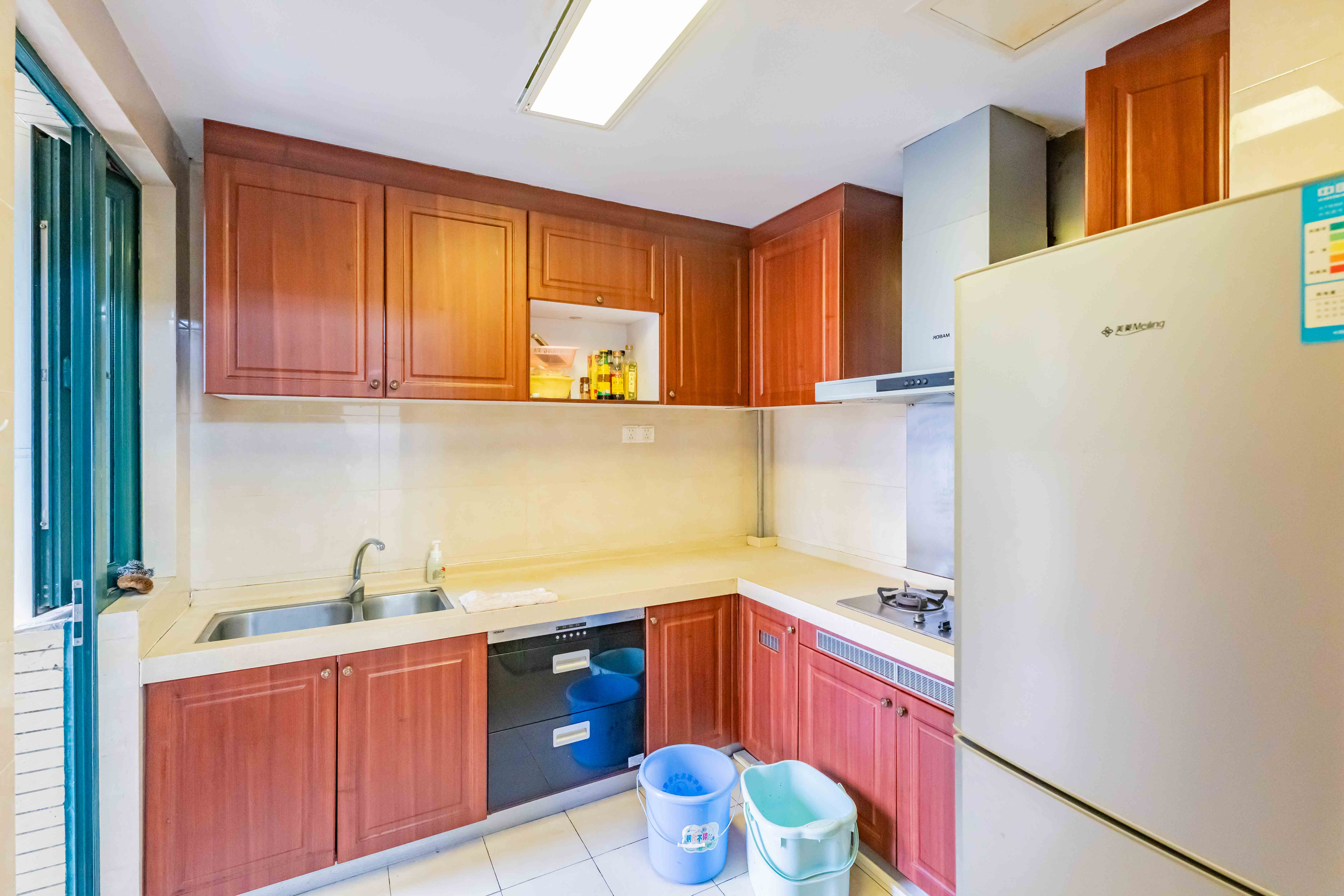 恒大雅苑 3室2厅1卫 102.0万 恒大雅苑 3室2厅1卫 102.0万厨房