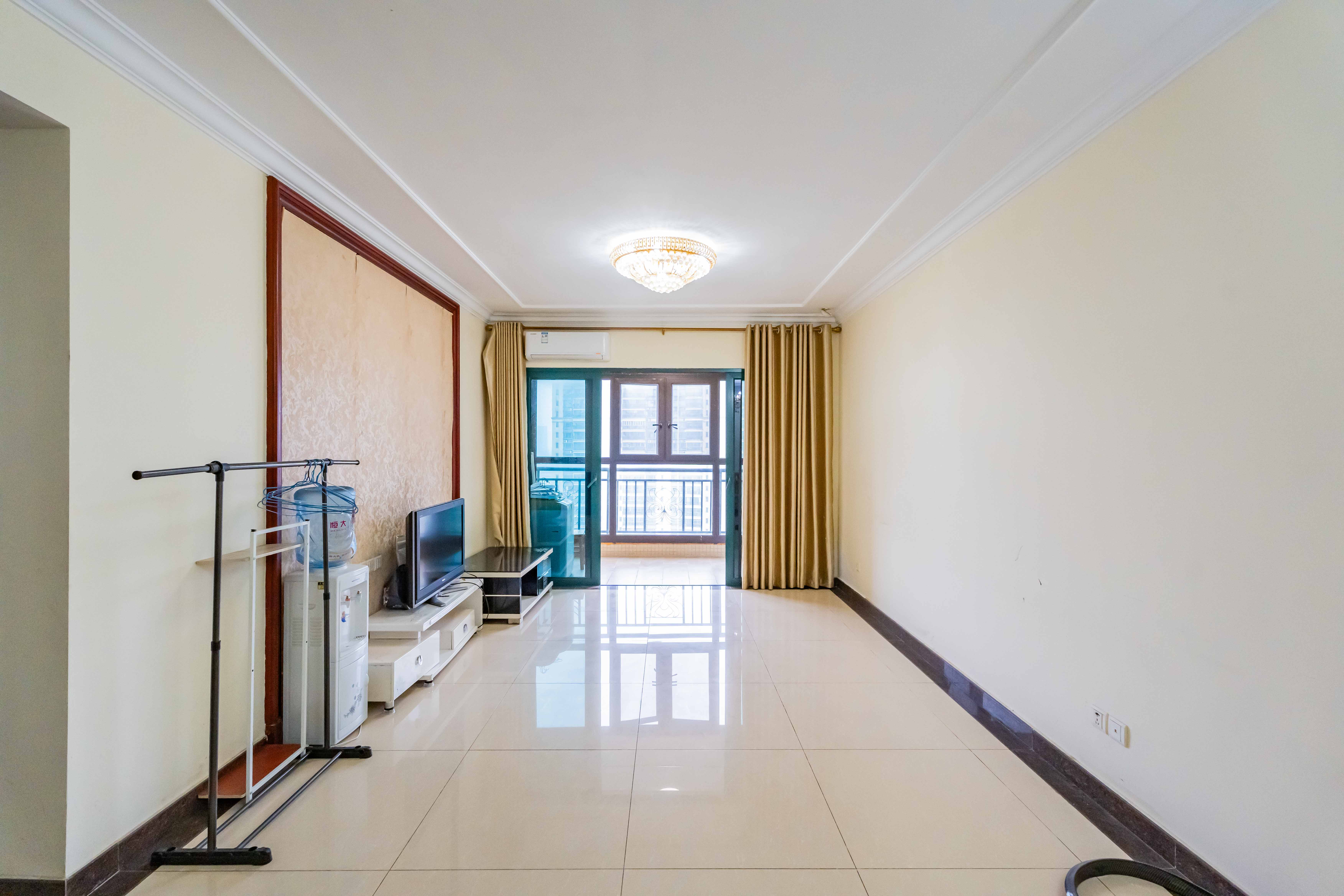 恒大雅苑 3室2厅1卫 102.0万 恒大雅苑 3室2厅1卫 102.0万客厅