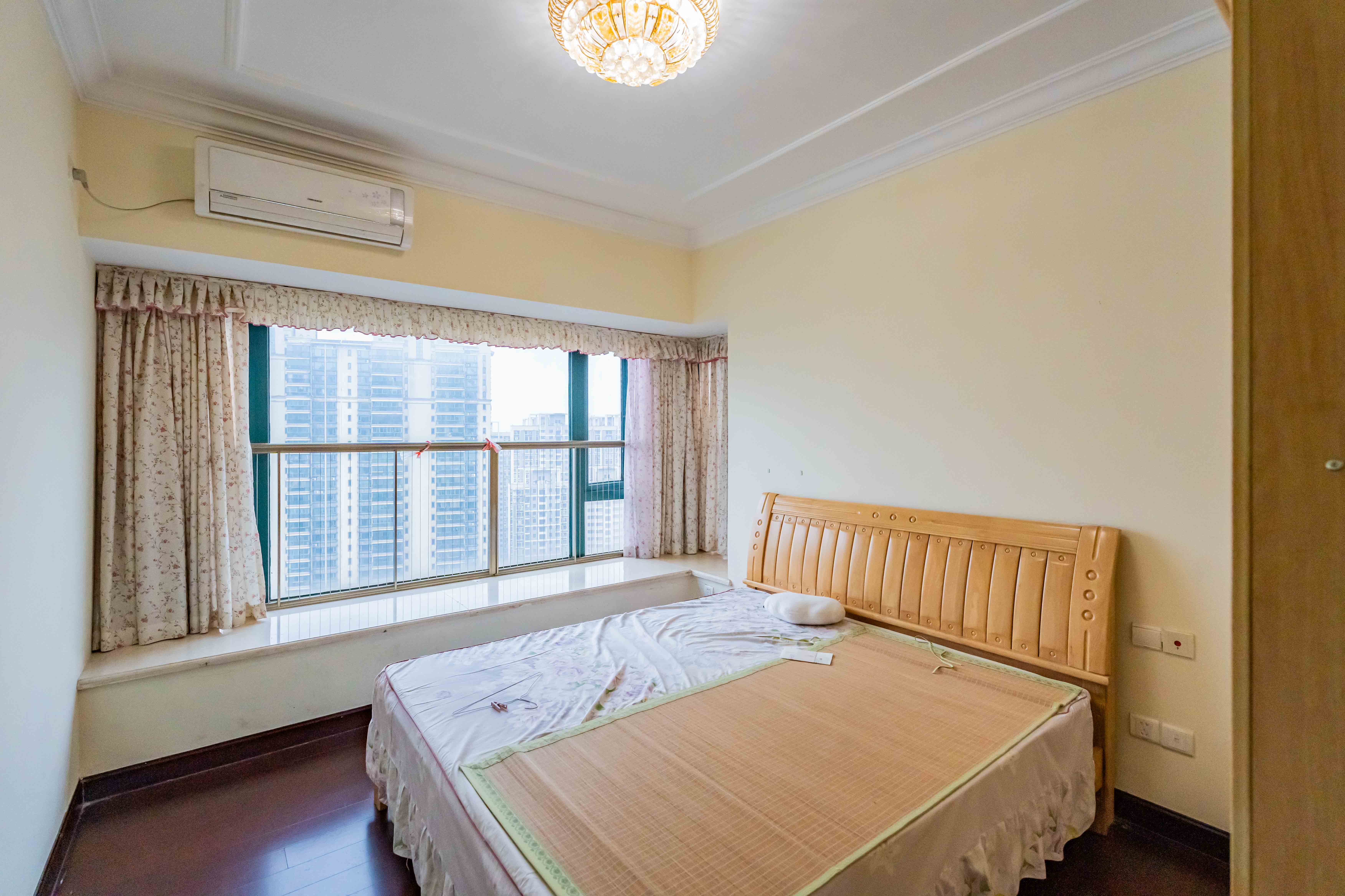 恒大雅苑 3室2厅1卫 102.0万 恒大雅苑 3室2厅1卫 102.0万卧室