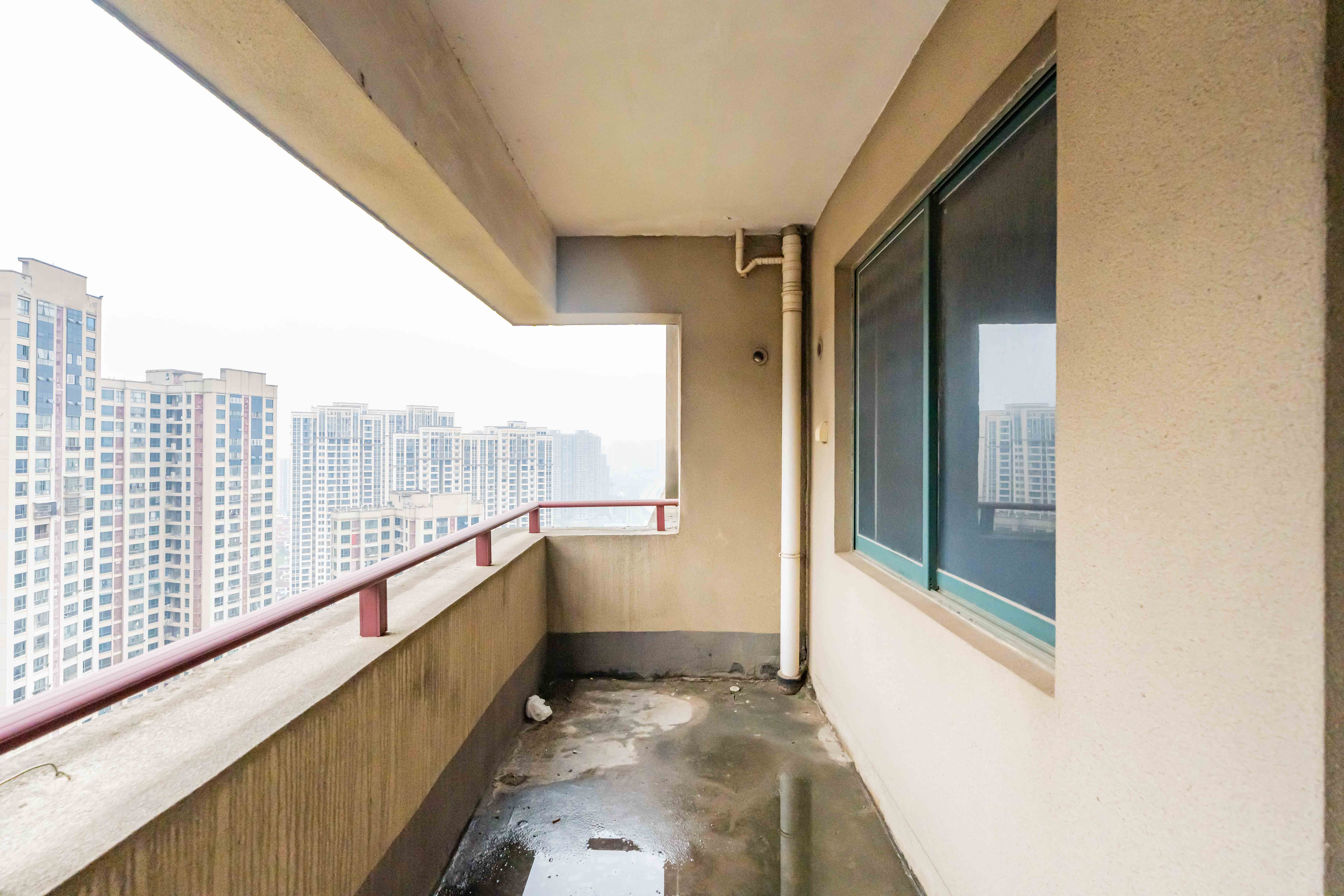 维一星城原山苑  3室2厅2卫    110.0万阳台