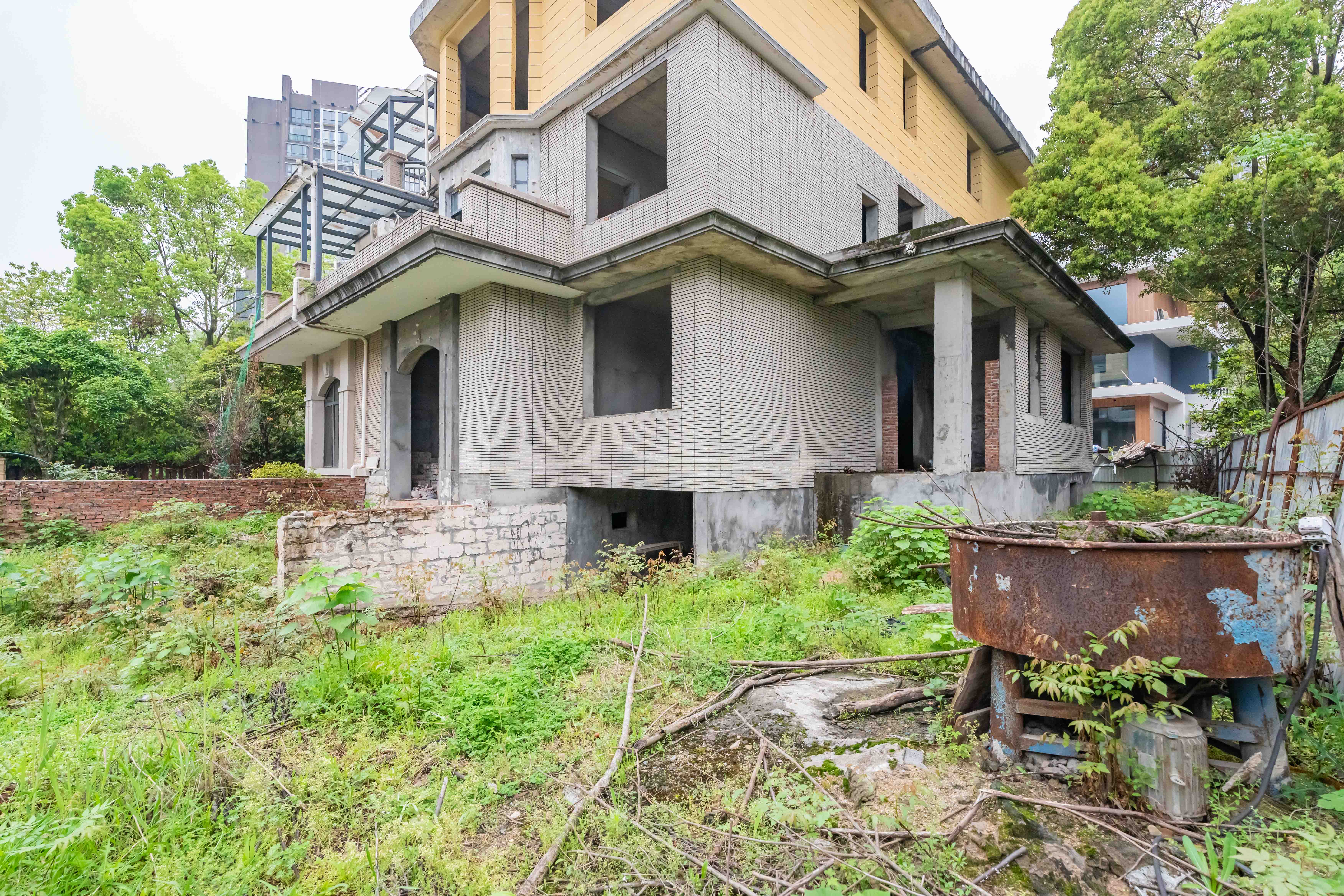 藏珑湖上国际花园  5室2厅2卫   1499.00万其他