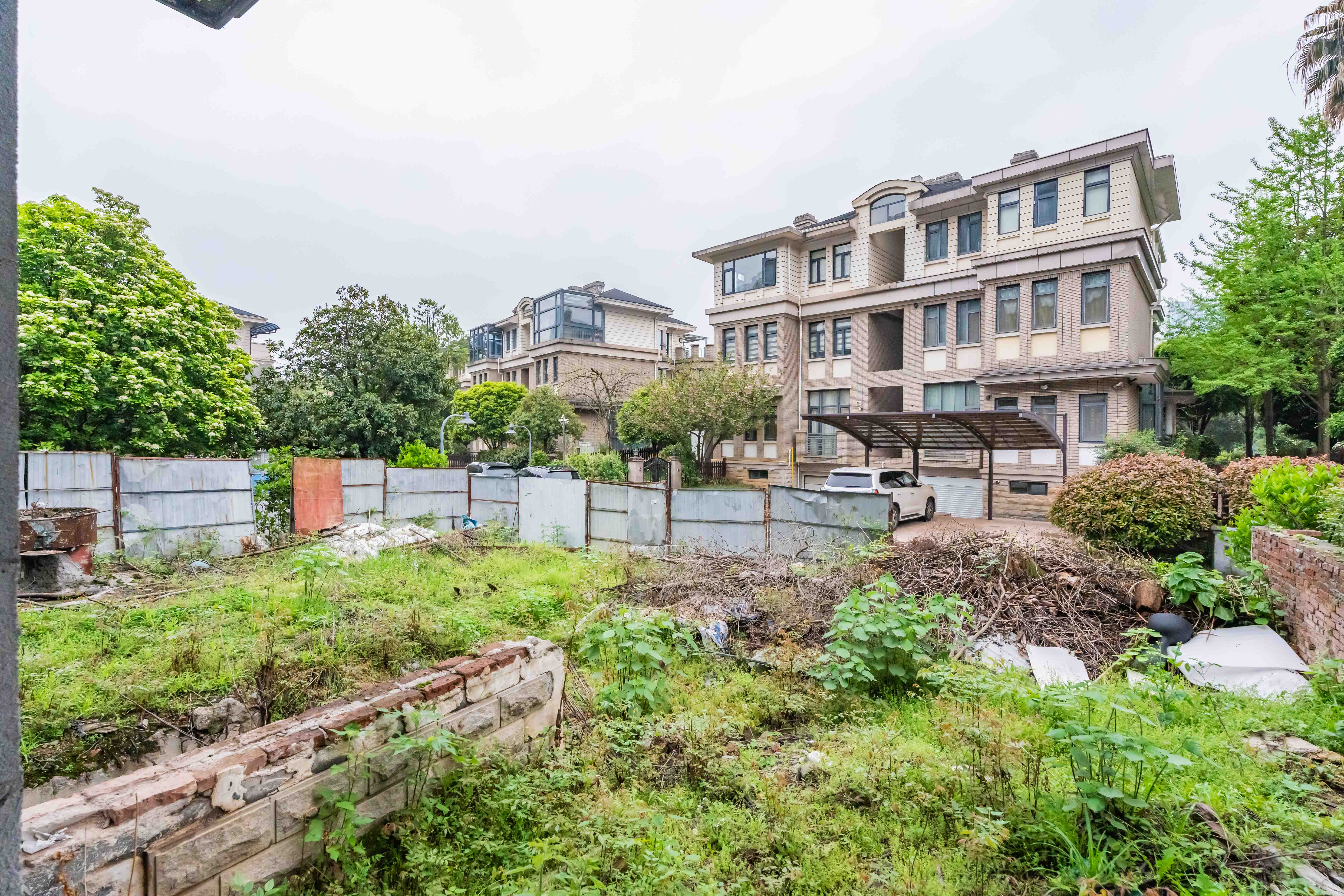 藏珑湖上国际花园  5室2厅2卫   1499.00万其他