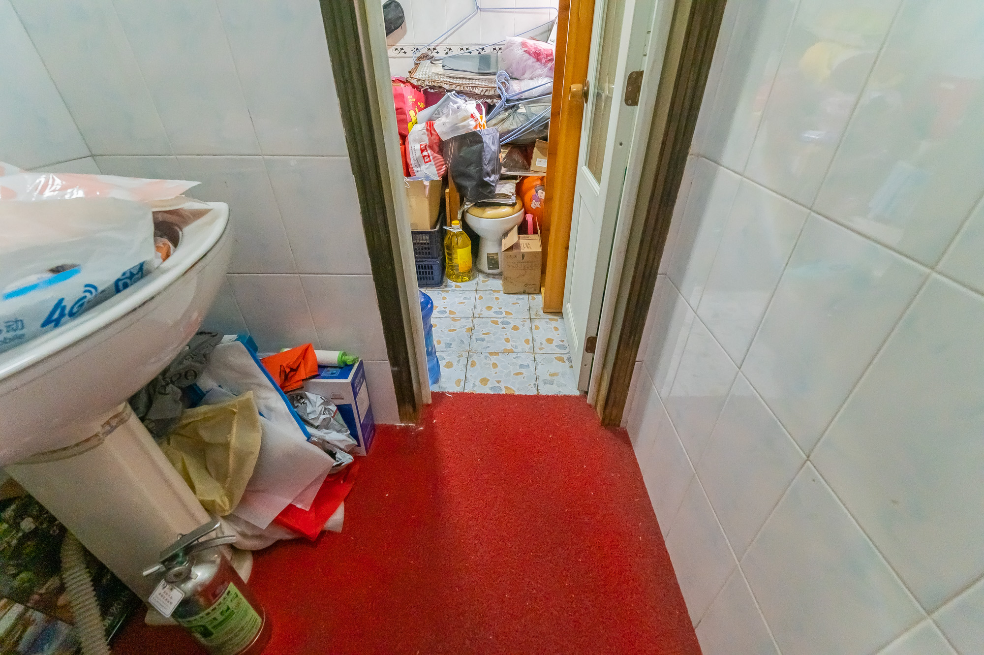 山水人家一二期  3室2厅2卫   79.80万卫生间