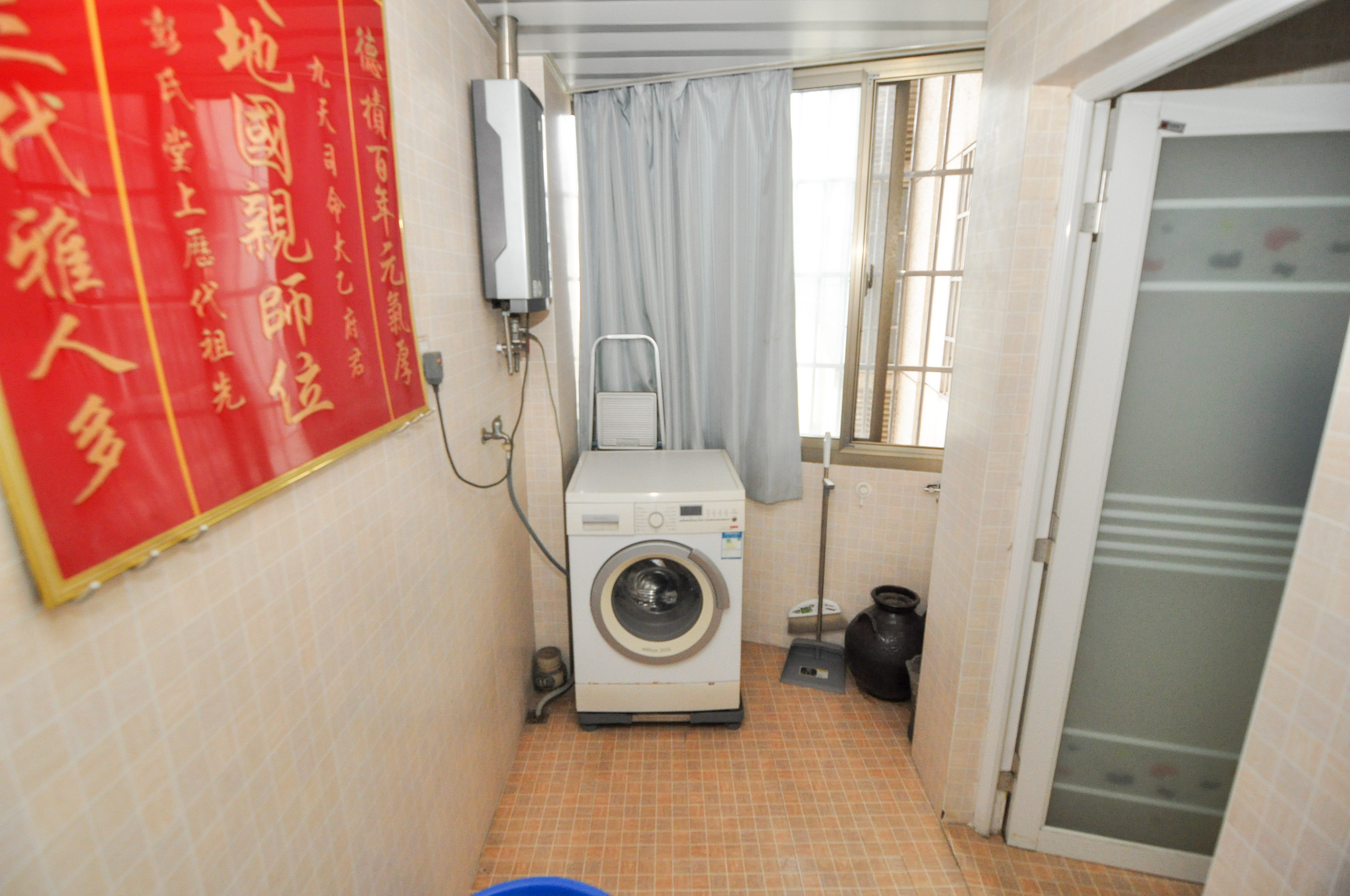 玛依拉山庄  3室2厅2卫   140.00万其他