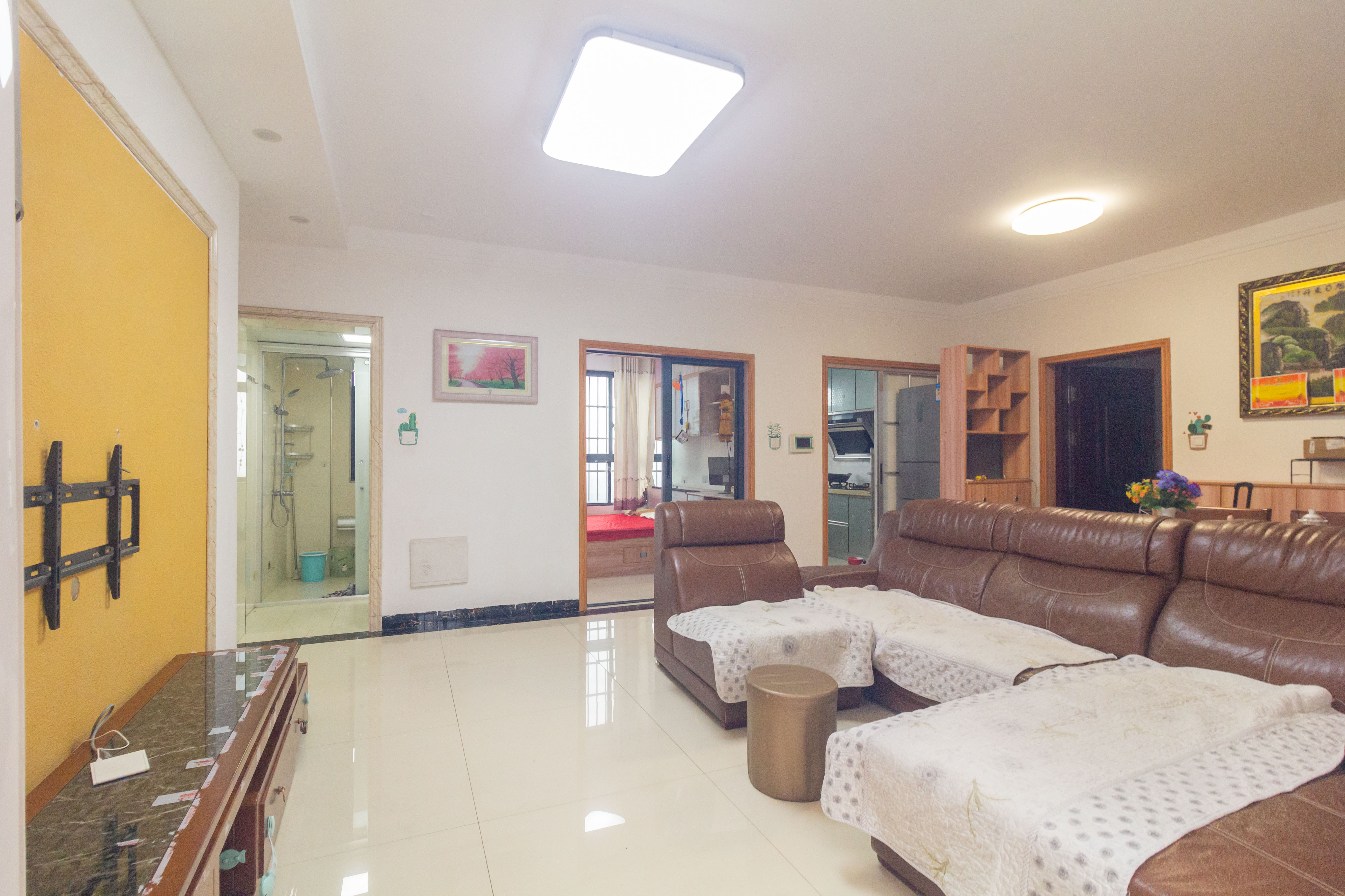 中国铁建国际城二期 3室2厅1卫 63.8万 中国铁建国际城二期 3室2厅1卫 63.8万客厅