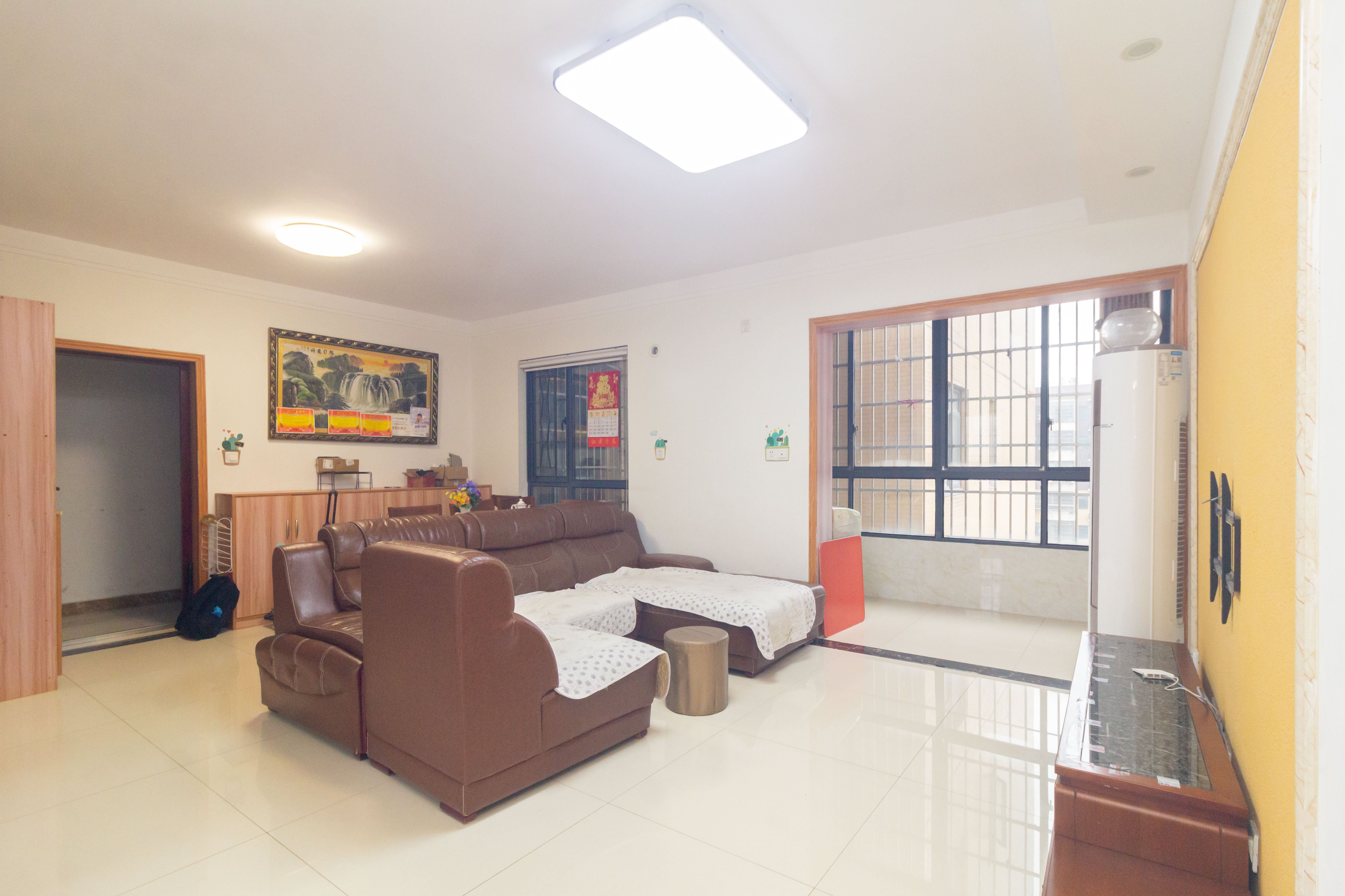 中国铁建国际城二期  3室2厅1卫    63.8万客厅