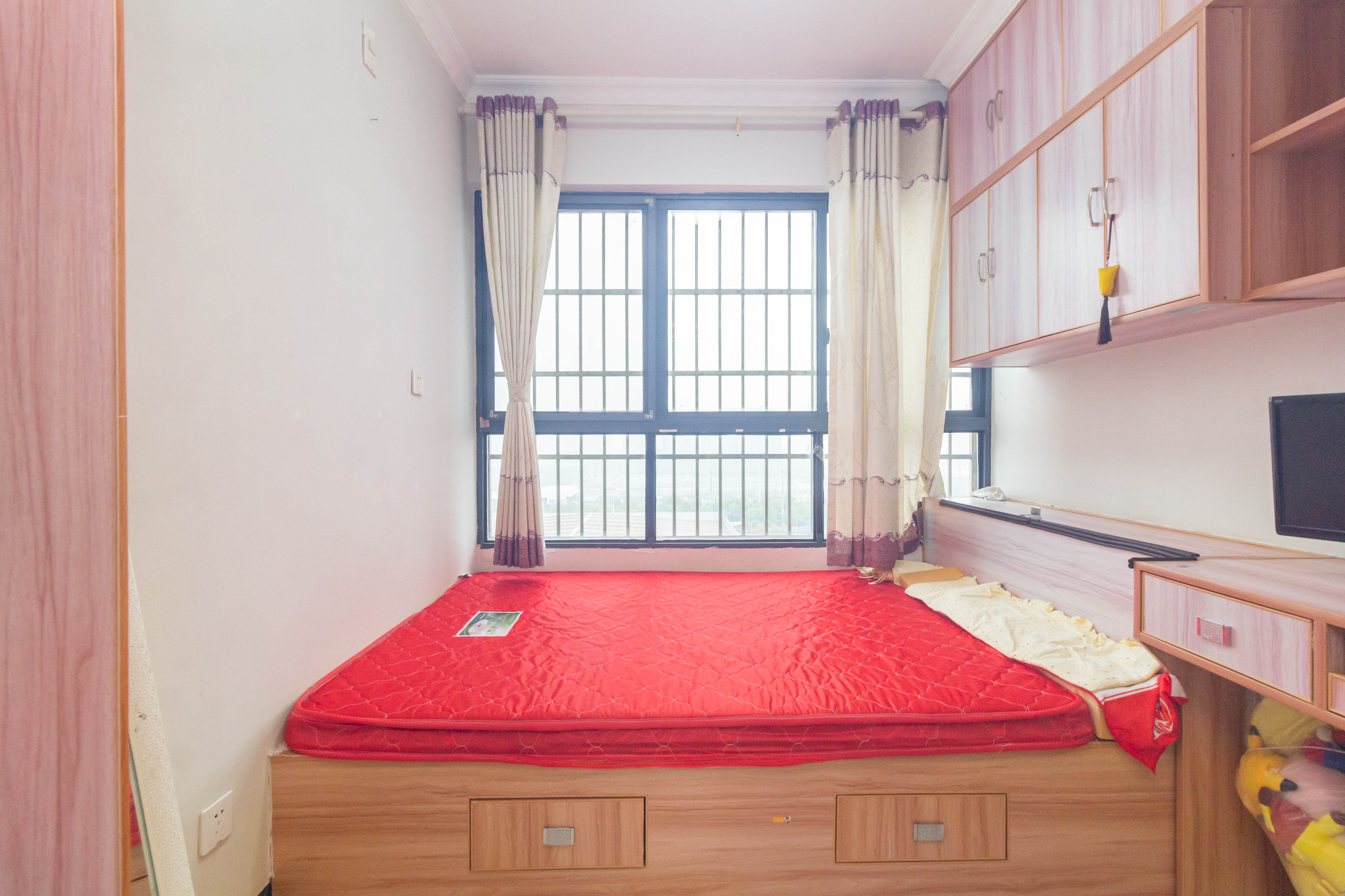 中国铁建国际城二期  3室2厅1卫    63.8万卧室