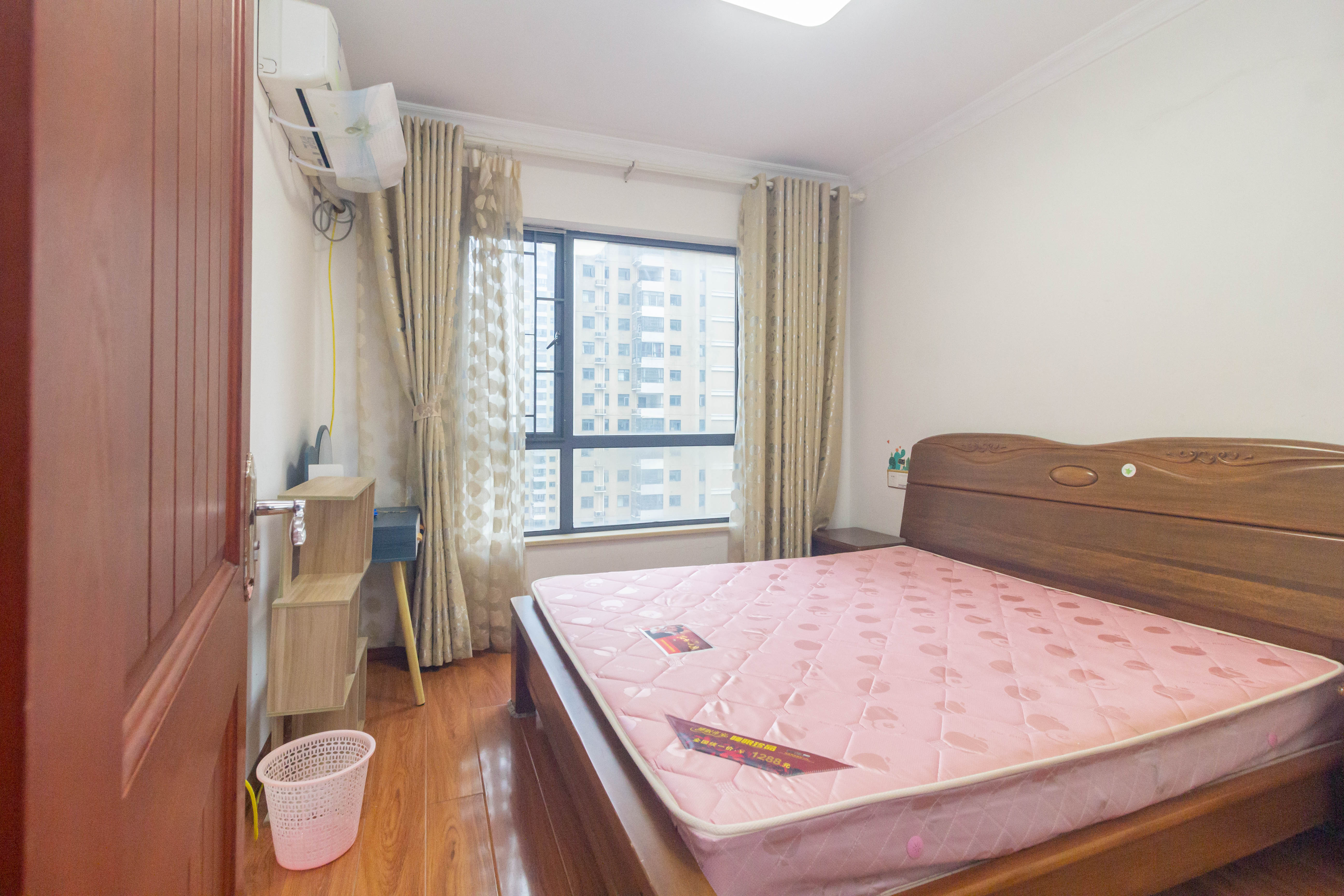 中国铁建国际城二期  3室2厅1卫    63.8万卧室