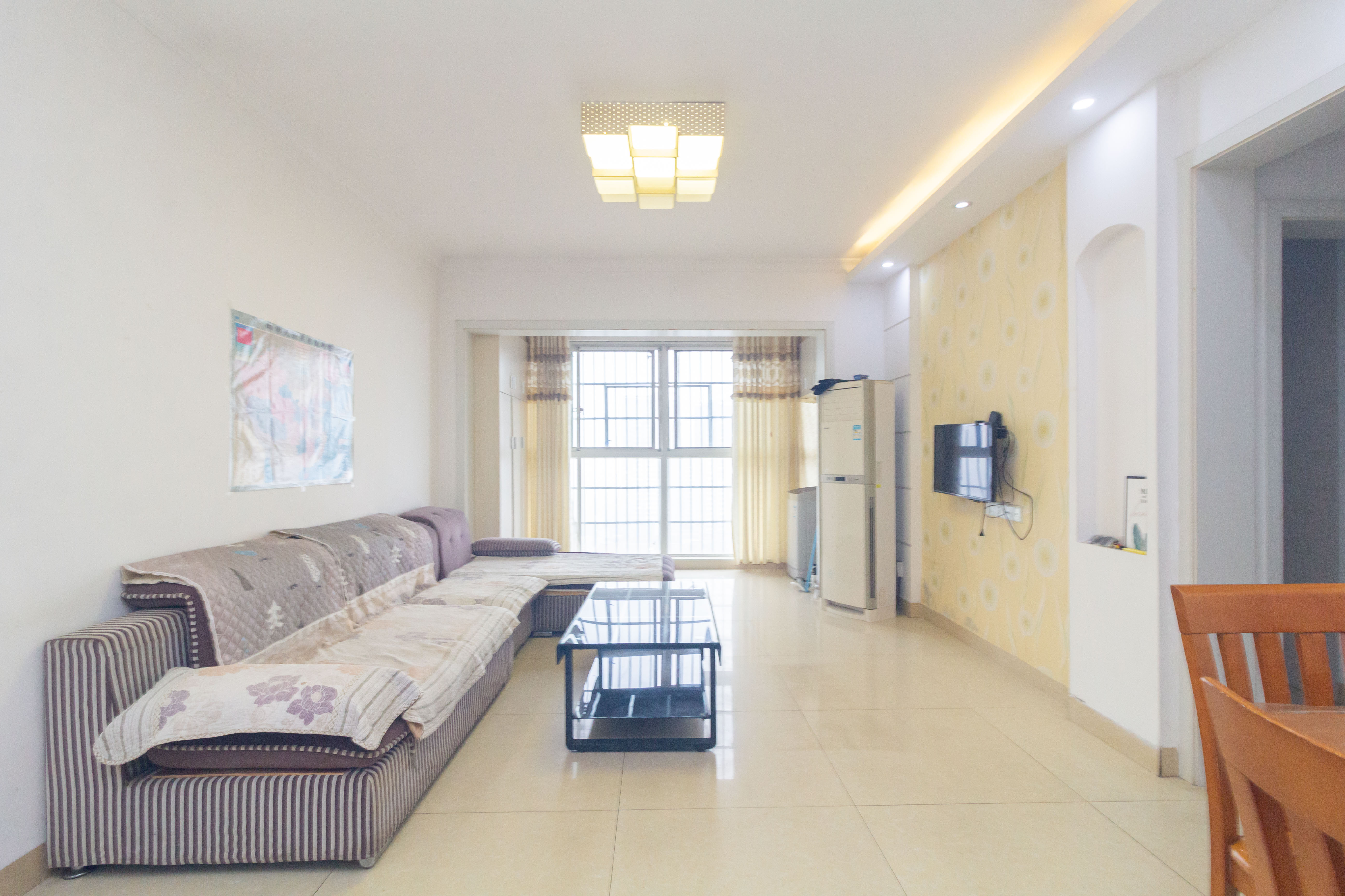 新蕾品阁居 3室2厅1卫 66.5万 新蕾品阁居 3室2厅1卫 66.5万客厅