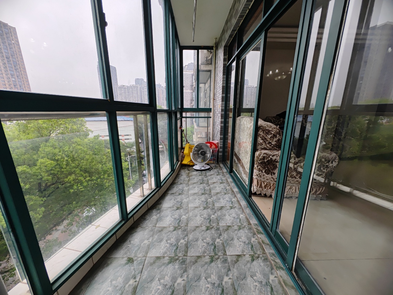 海创明珠花园 4室2厅2卫 90.0万 海创明珠花园 4室2厅2卫 90.0万室内图