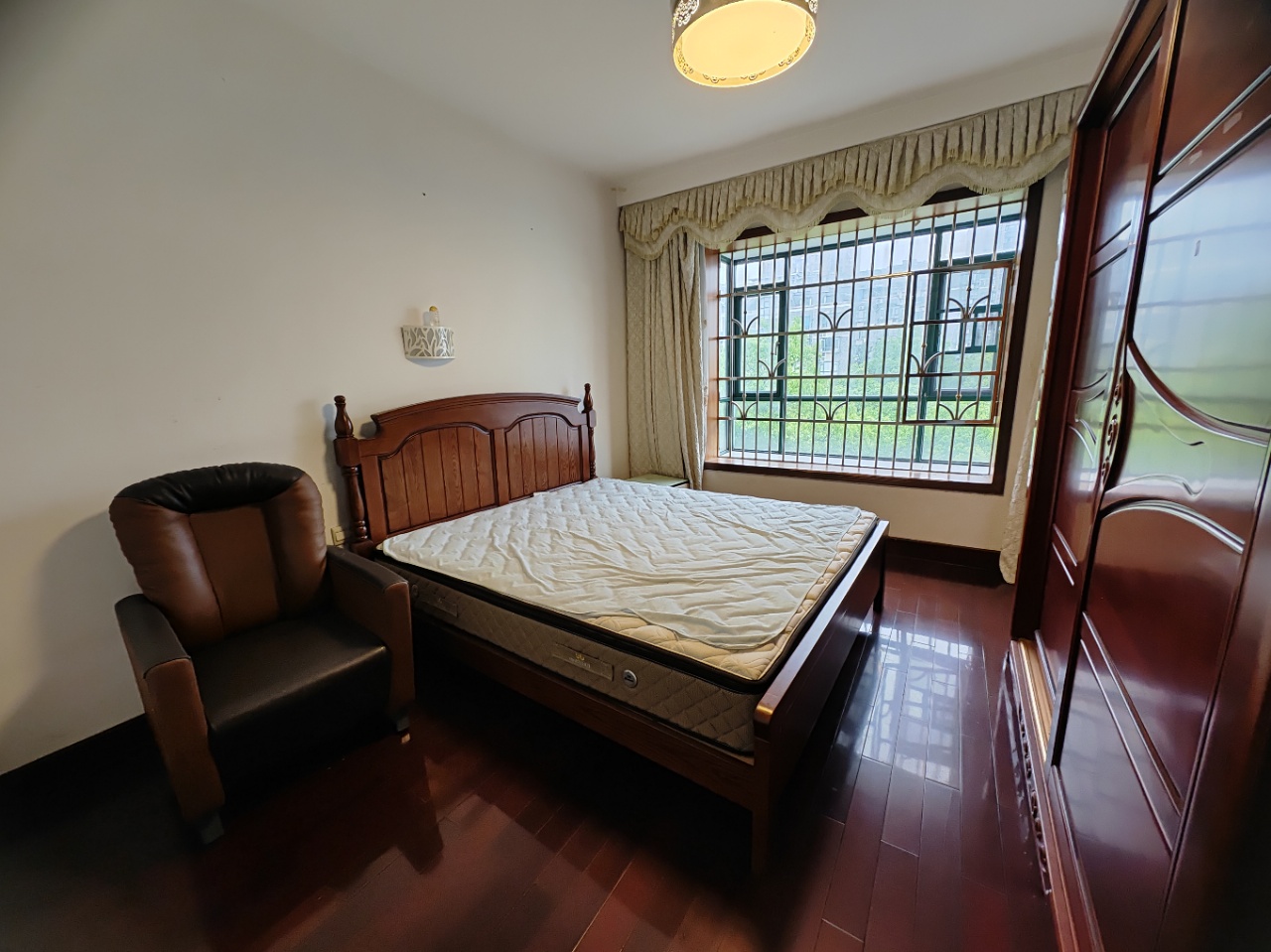 海创明珠花园 4室2厅2卫 90.0万 海创明珠花园 4室2厅2卫 90.0万室内图