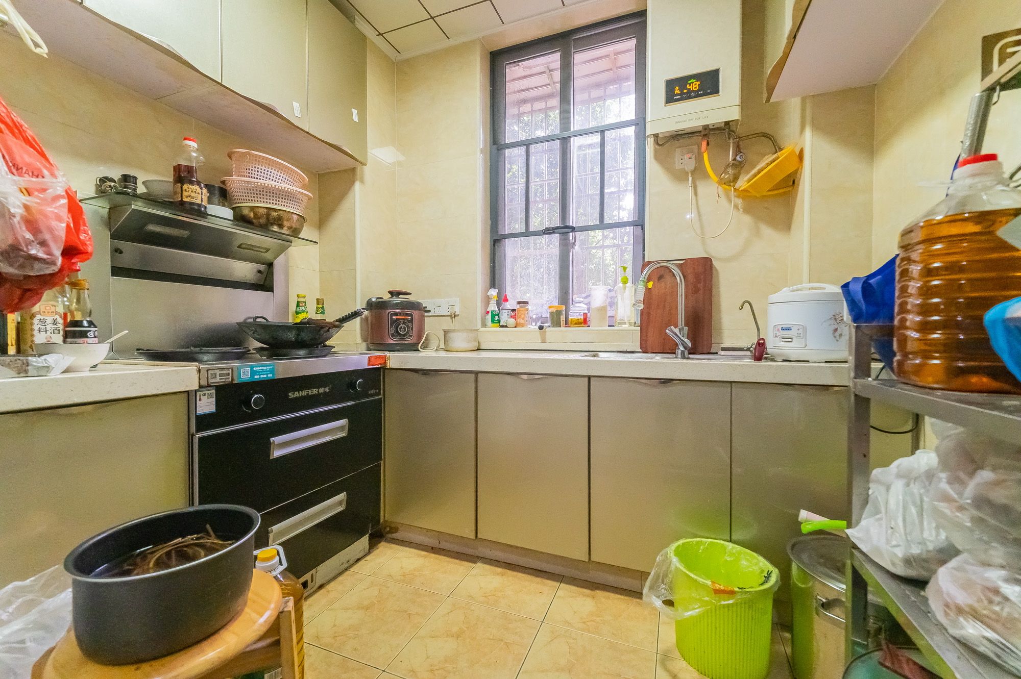 爱琴海岸 4室2厅2卫 75.0万 爱琴海岸 4室2厅2卫 75.0万厨房