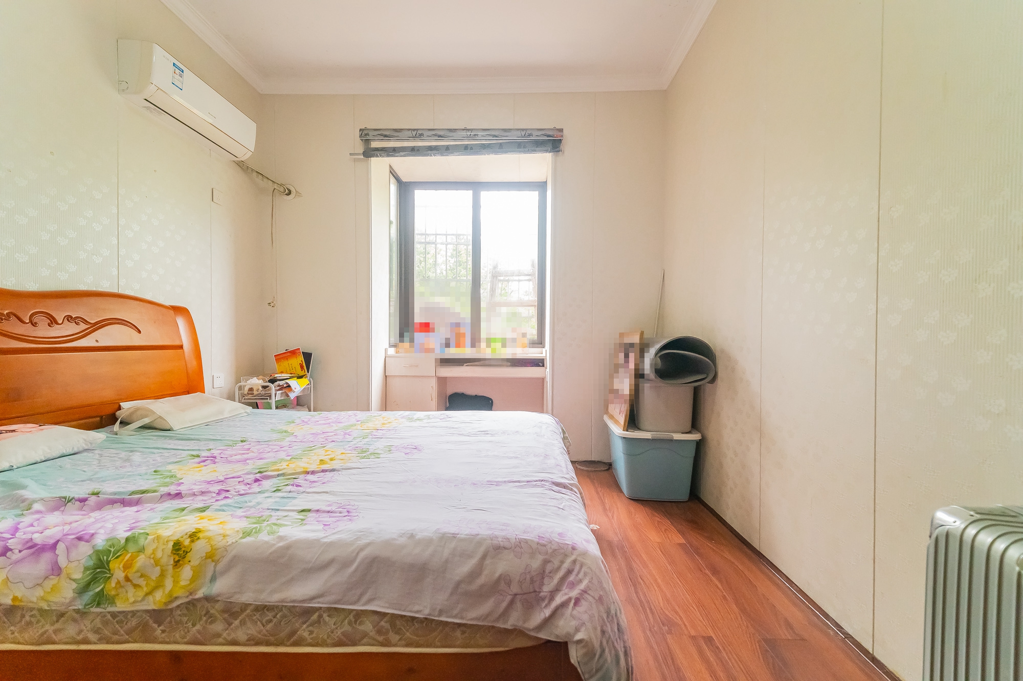 爱琴海岸 4室2厅2卫 75.0万 爱琴海岸 4室2厅2卫 75.0万卧室