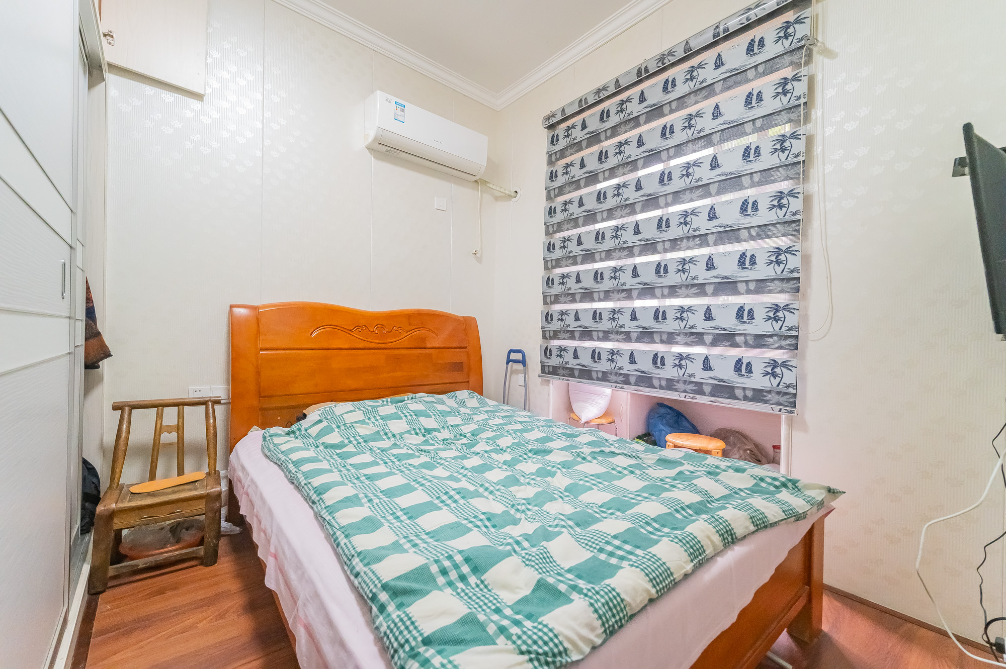 爱琴海岸 4室2厅2卫 75.0万 爱琴海岸 4室2厅2卫 75.0万卧室