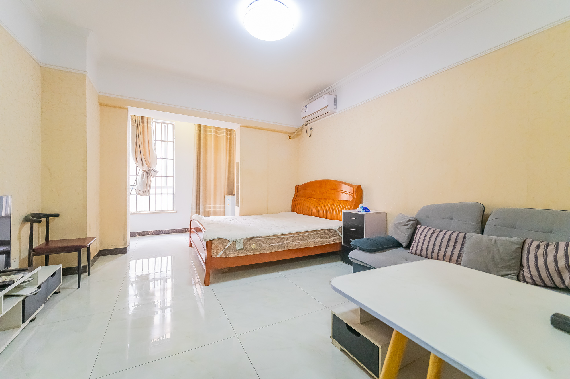 MOMA当代广场 1室1厅1卫 18.8万 MOMA当代广场 1室1厅1卫 18.8万客厅