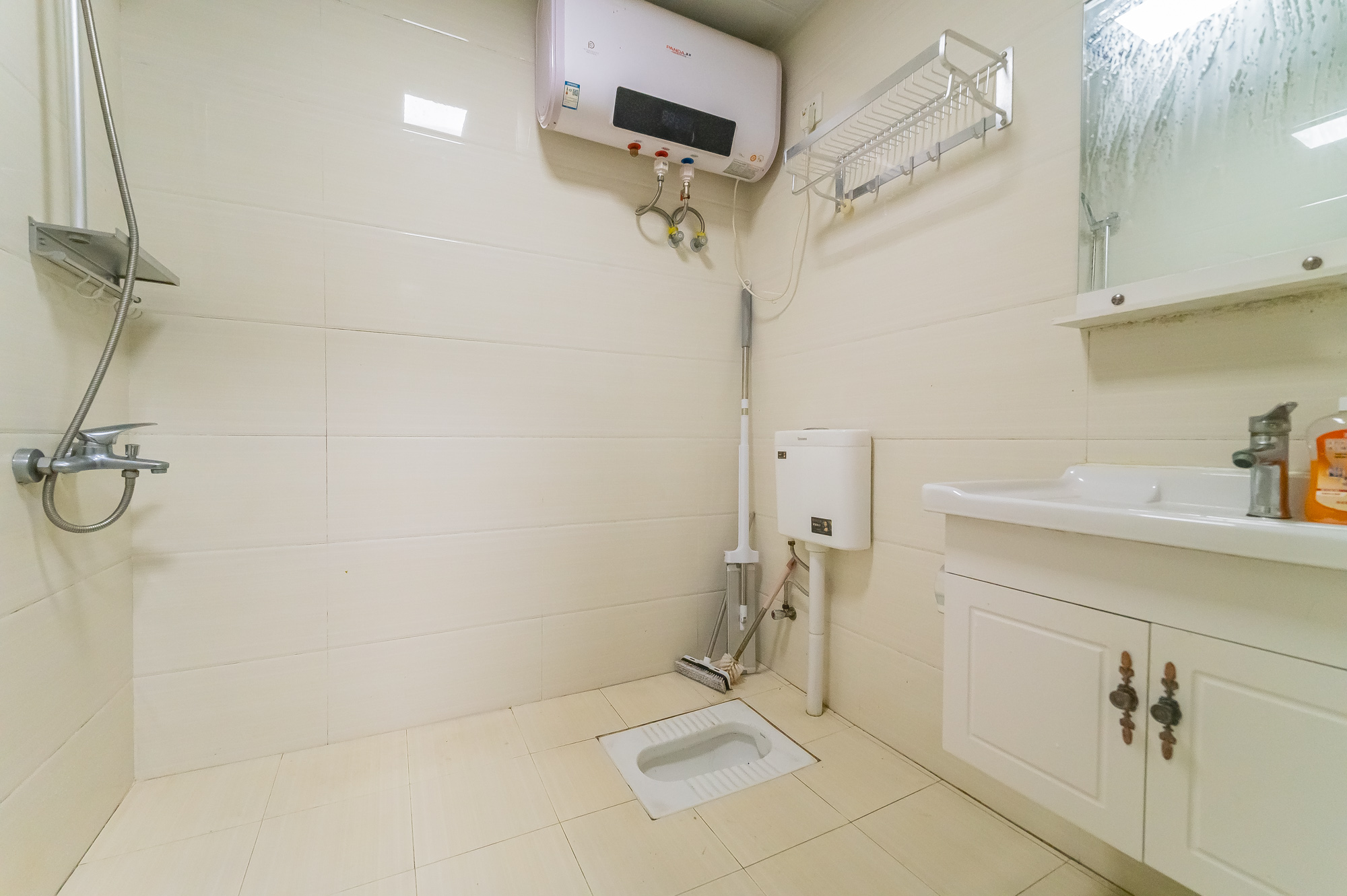 MOMA当代广场 1室1厅1卫 18.8万 MOMA当代广场 1室1厅1卫 18.8万卫生间