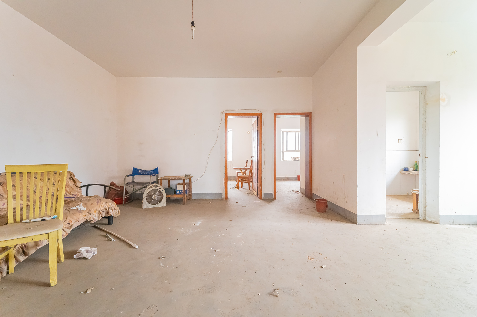 电信公司宿舍 3室2厅2卫 39.8万 电信公司宿舍 3室2厅2卫 39.8万客厅