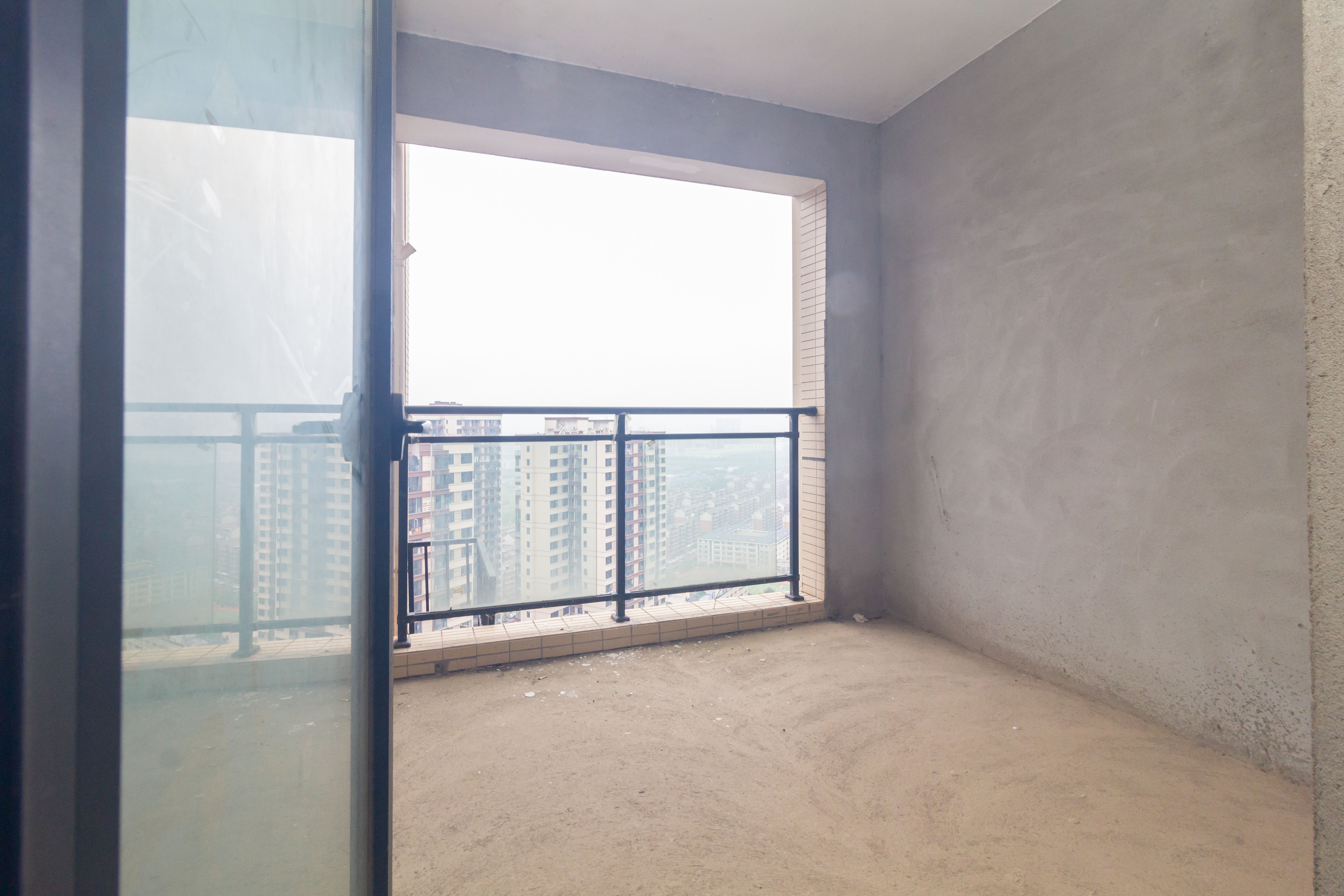 辉煌国际城二期 4室2厅2卫 98.0万 辉煌国际城二期 4室2厅2卫 98.0万卧室