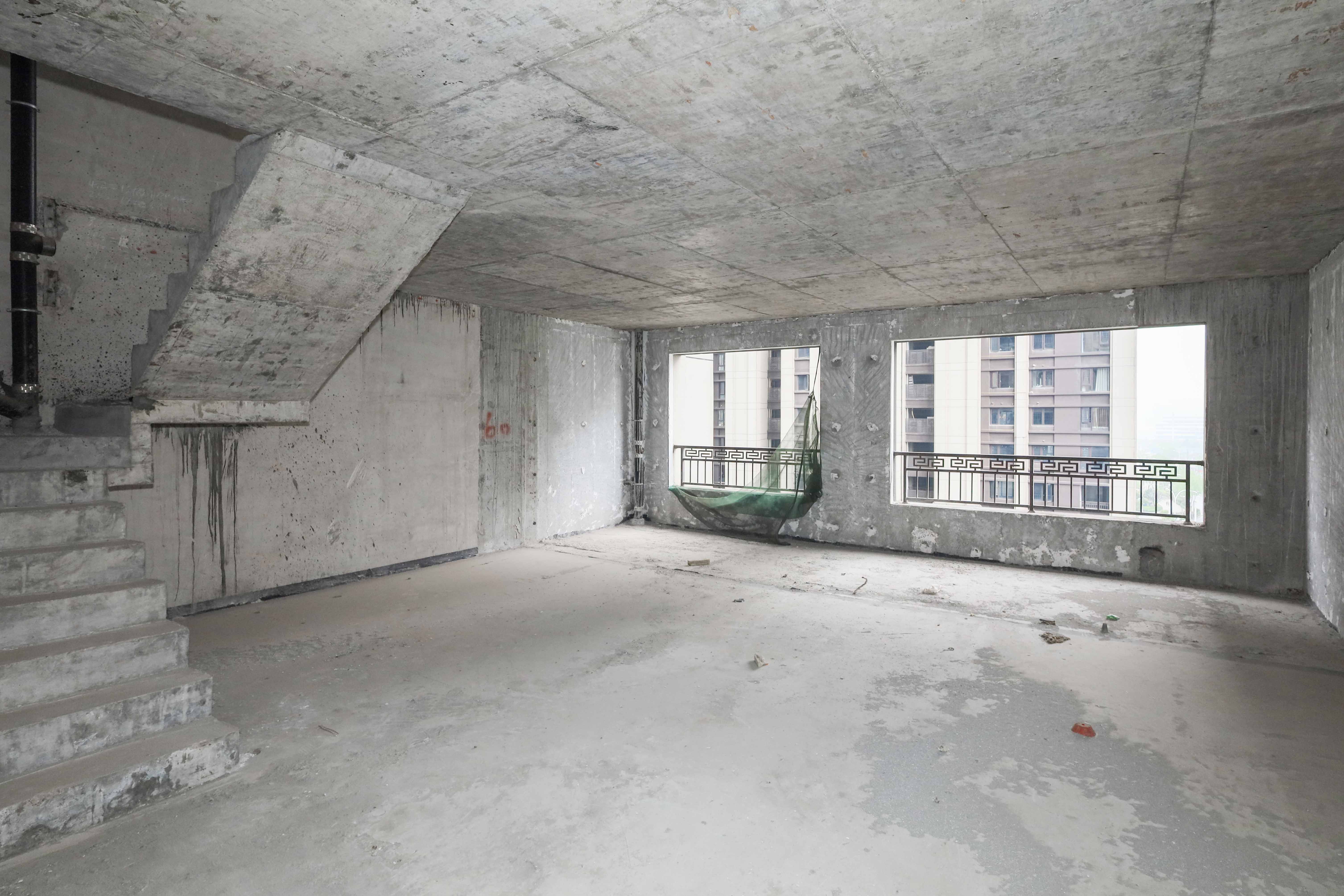 建发央著  4室2厅2卫   223.00万