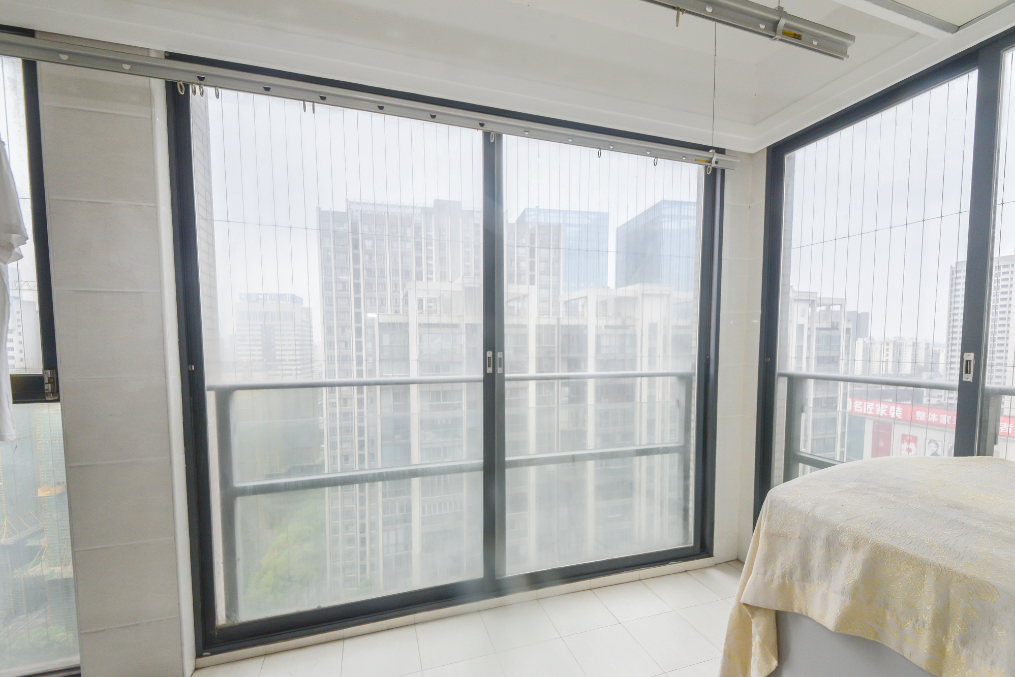 建鸿达华都（华都小户型及大华写字楼）  4室2厅2卫   422.00万阳台