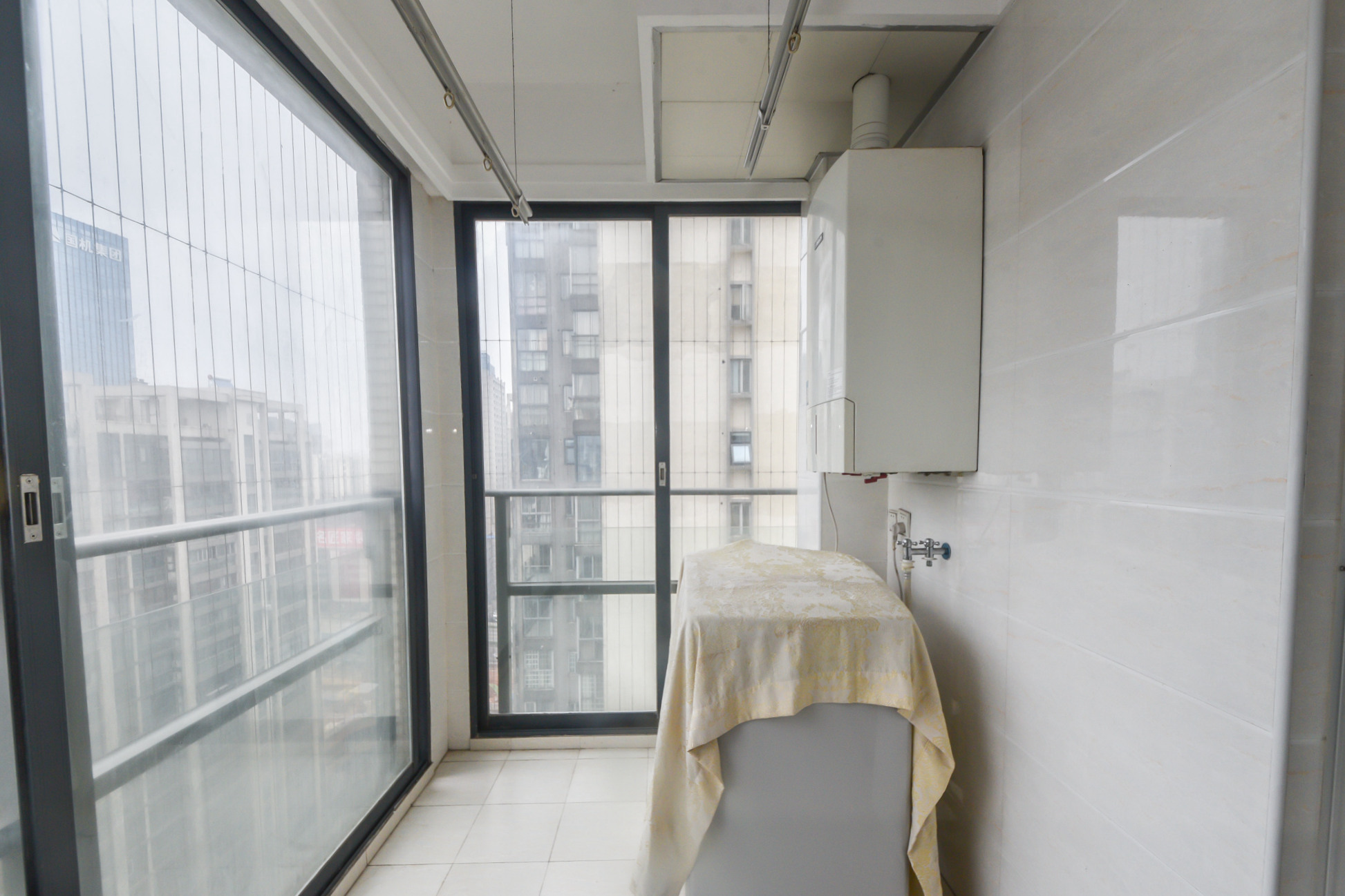 建鸿达华都（华都小户型及大华写字楼）  4室2厅2卫   422.00万阳台