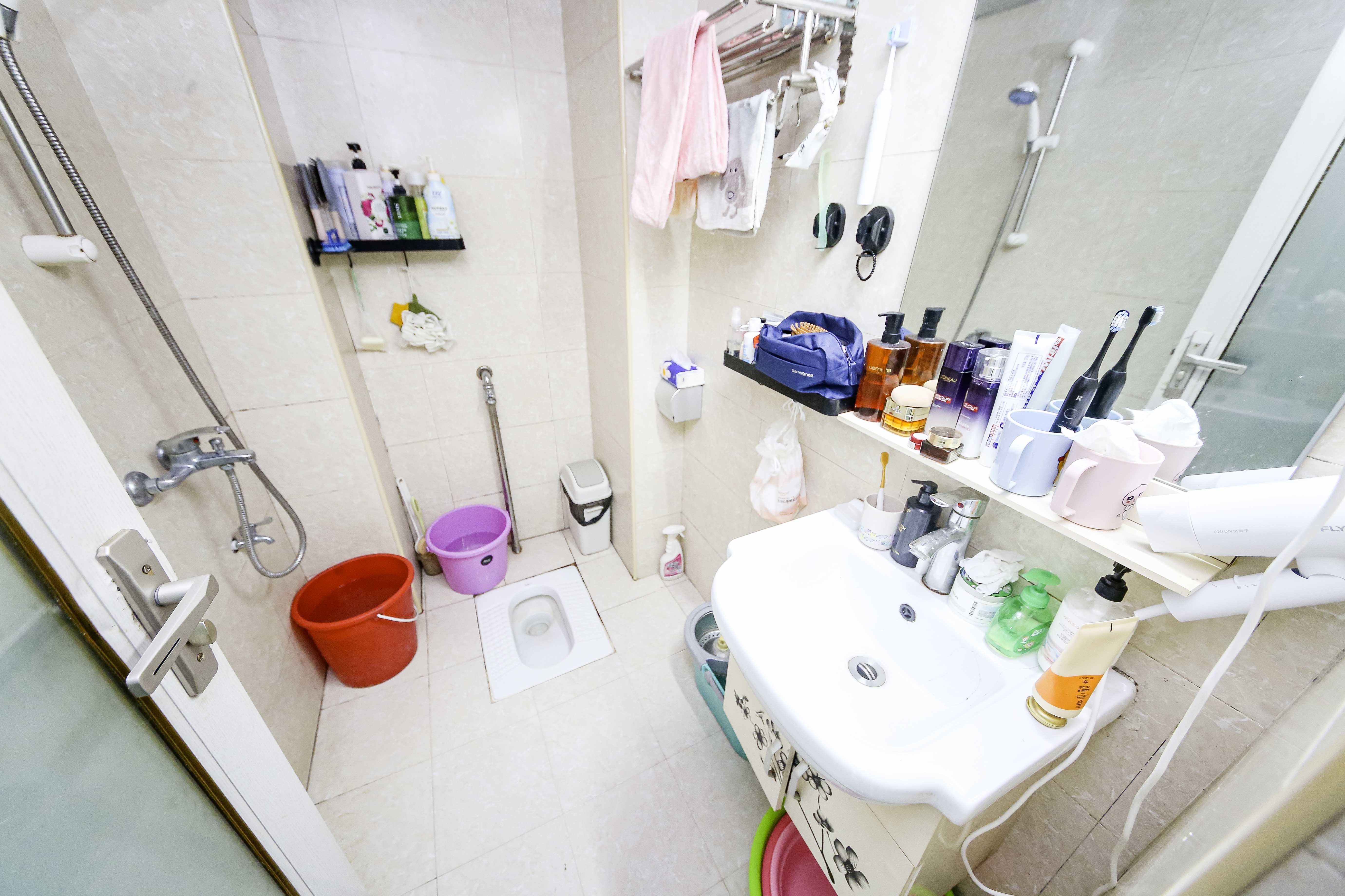 标志浪漫满屋（枫景公寓）  1室1厅1卫    38.0万卫生间