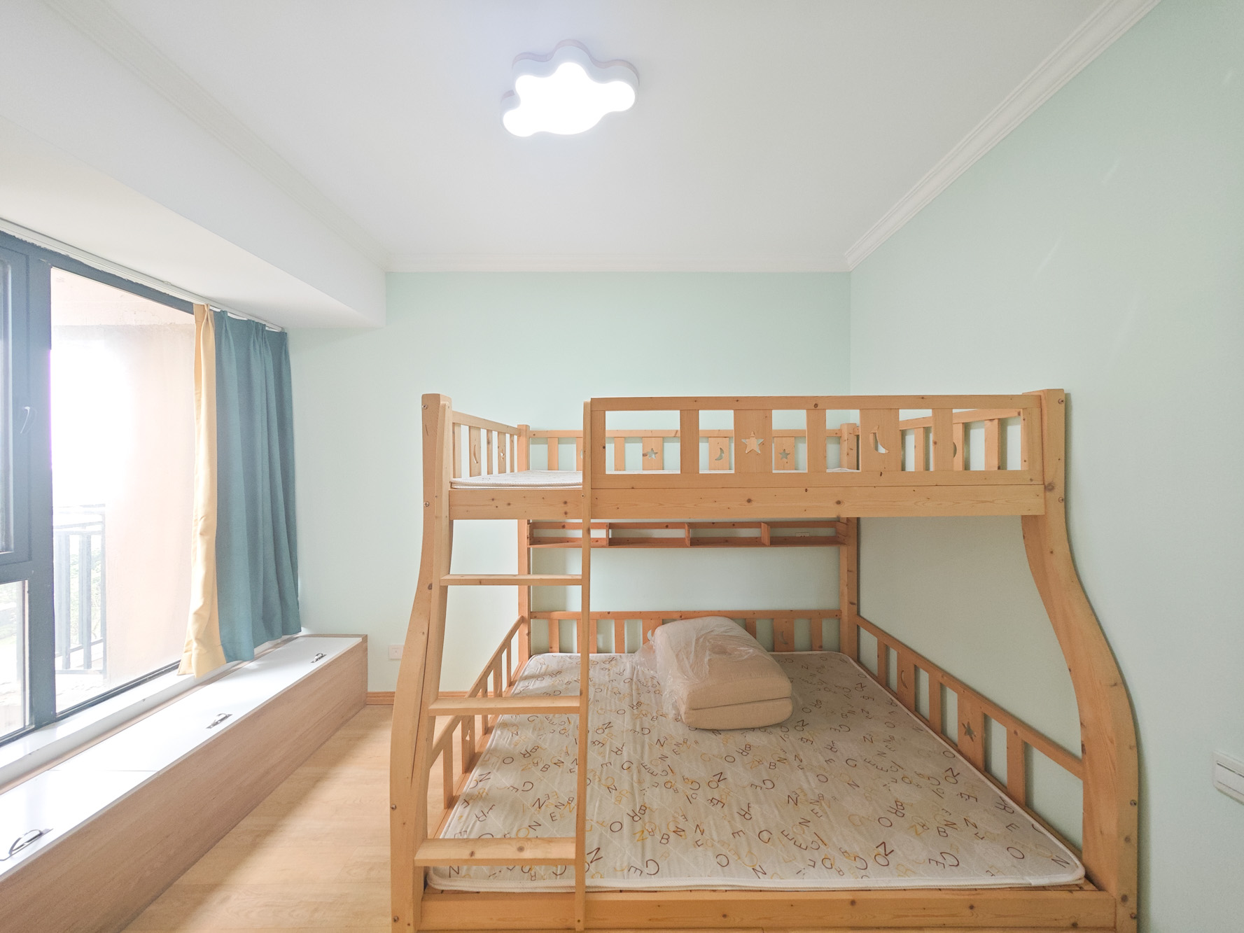 中建嘉和城  3室2厅1卫   82.80万卧室