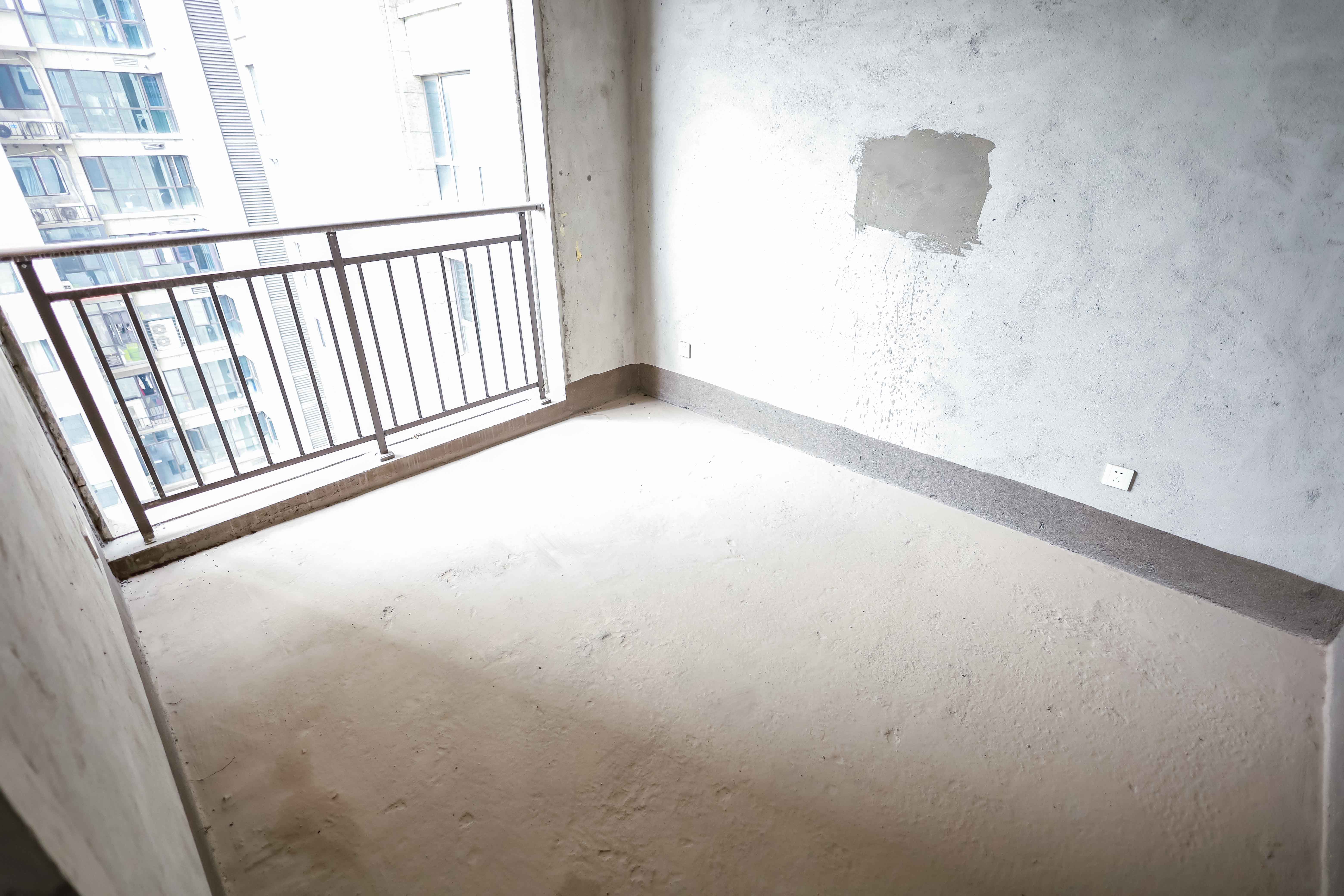 万象府台  3室2厅2卫   205.00万卧室