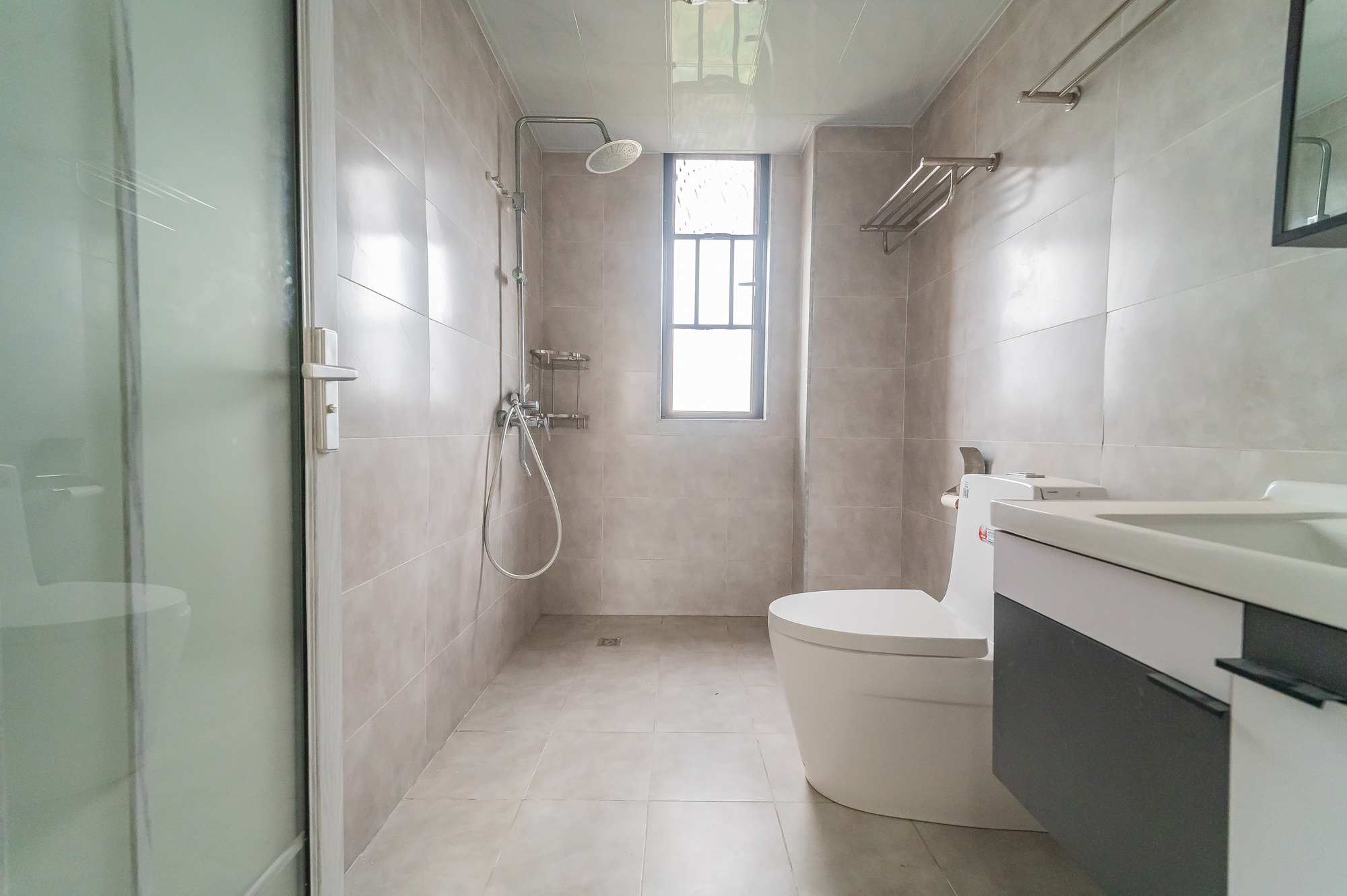 华润置地广场一期  3室2厅2卫    85.0万 华润置地广场一期  3室2厅2卫    85.0万卫生间